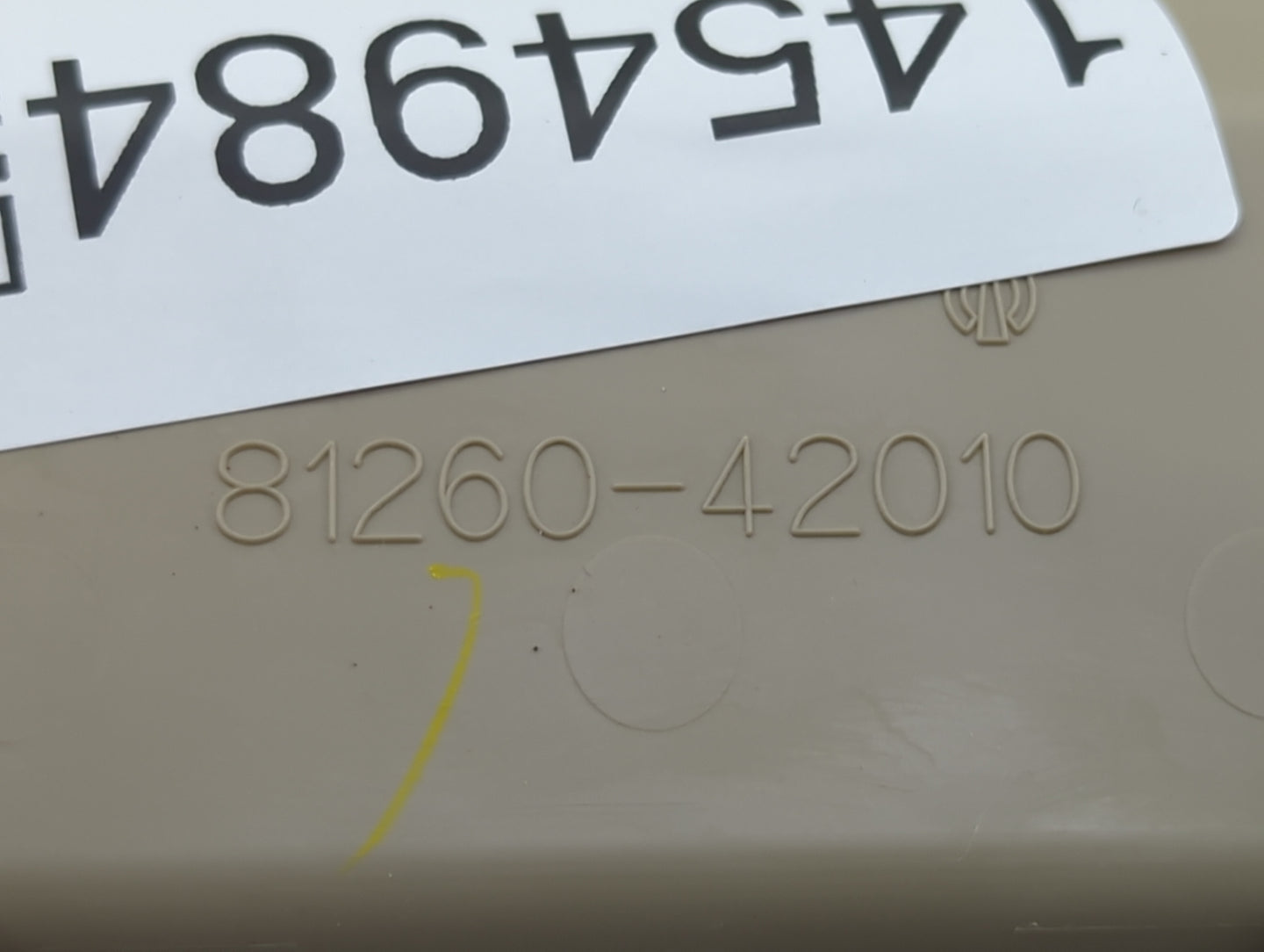 2006 Toyota Rav4 Overhead Roof Console - Oemusedautoparts1.com