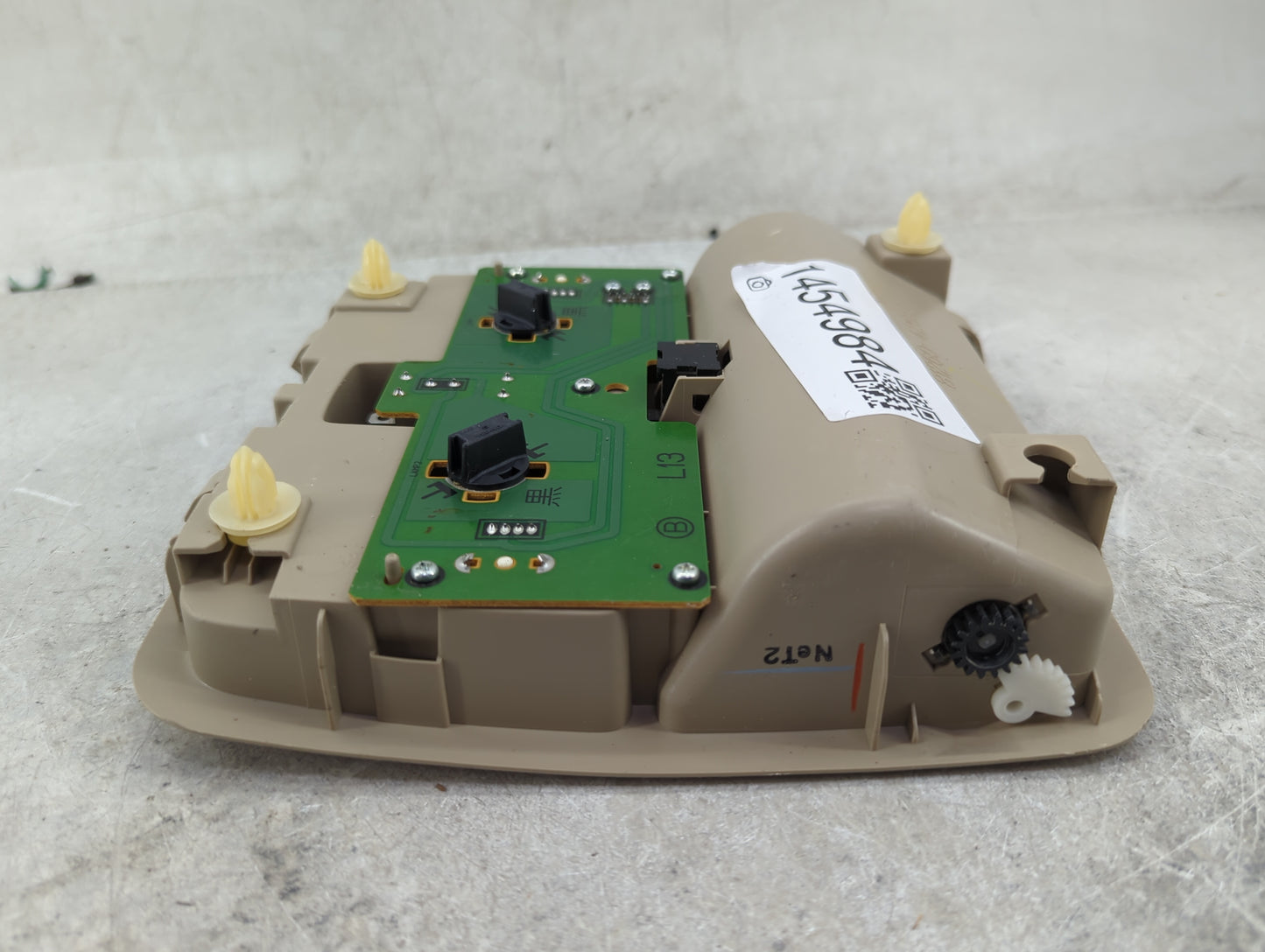 2006 Toyota Rav4 Overhead Roof Console - Oemusedautoparts1.com