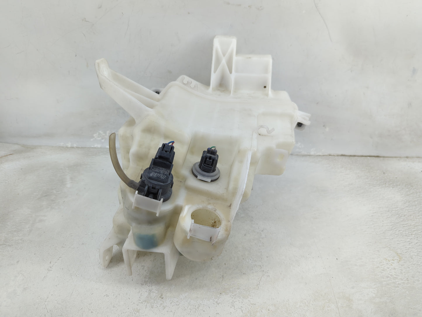 2006-2007 Toyota Rav4 Windshield Washer Fluid Reservoir Bottle Oem 1459348 - Oemusedautoparts1.com