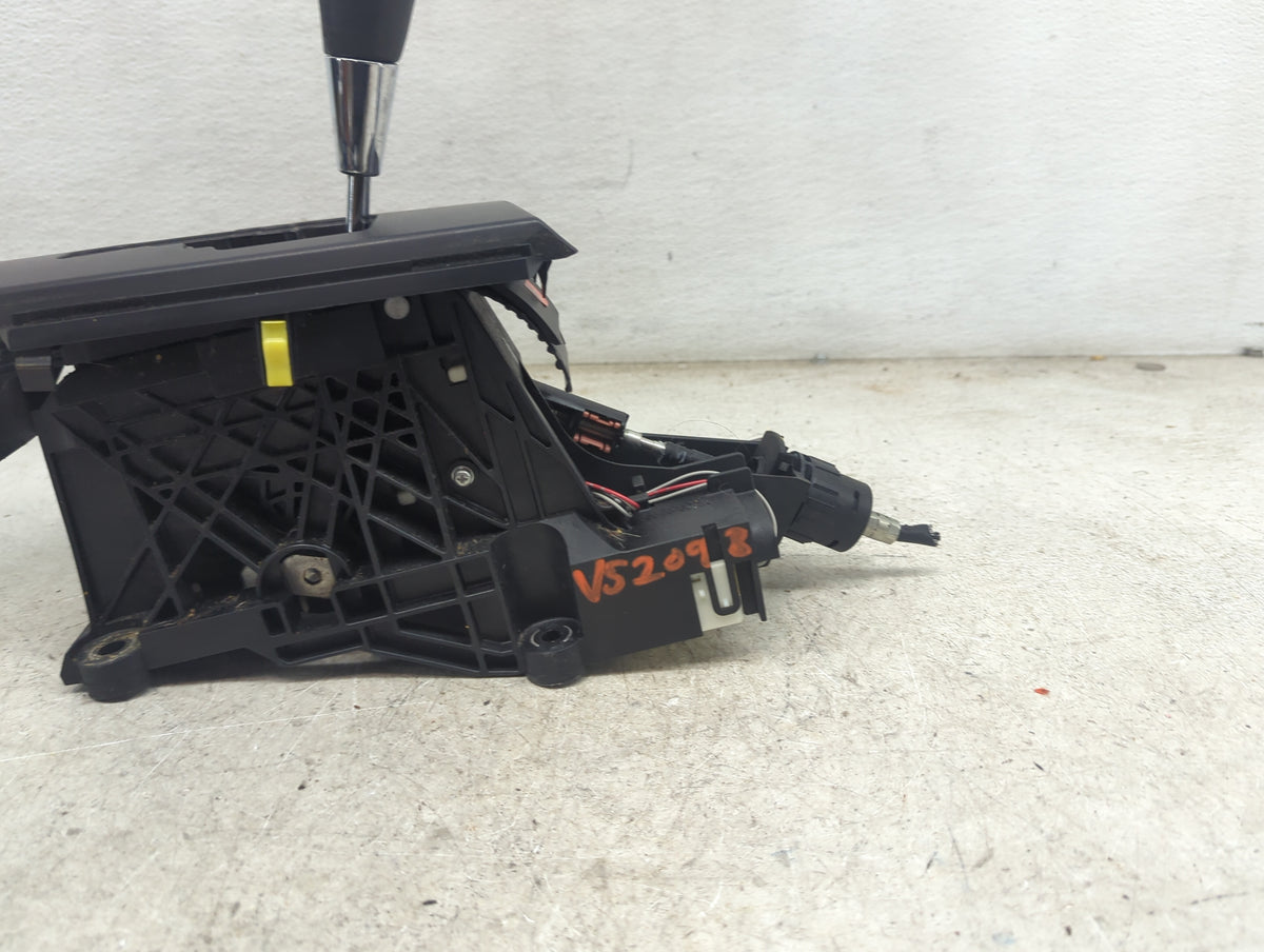2006 Toyota Rav4 Floor Console Assembly Shifter - Oemusedautoparts1.com