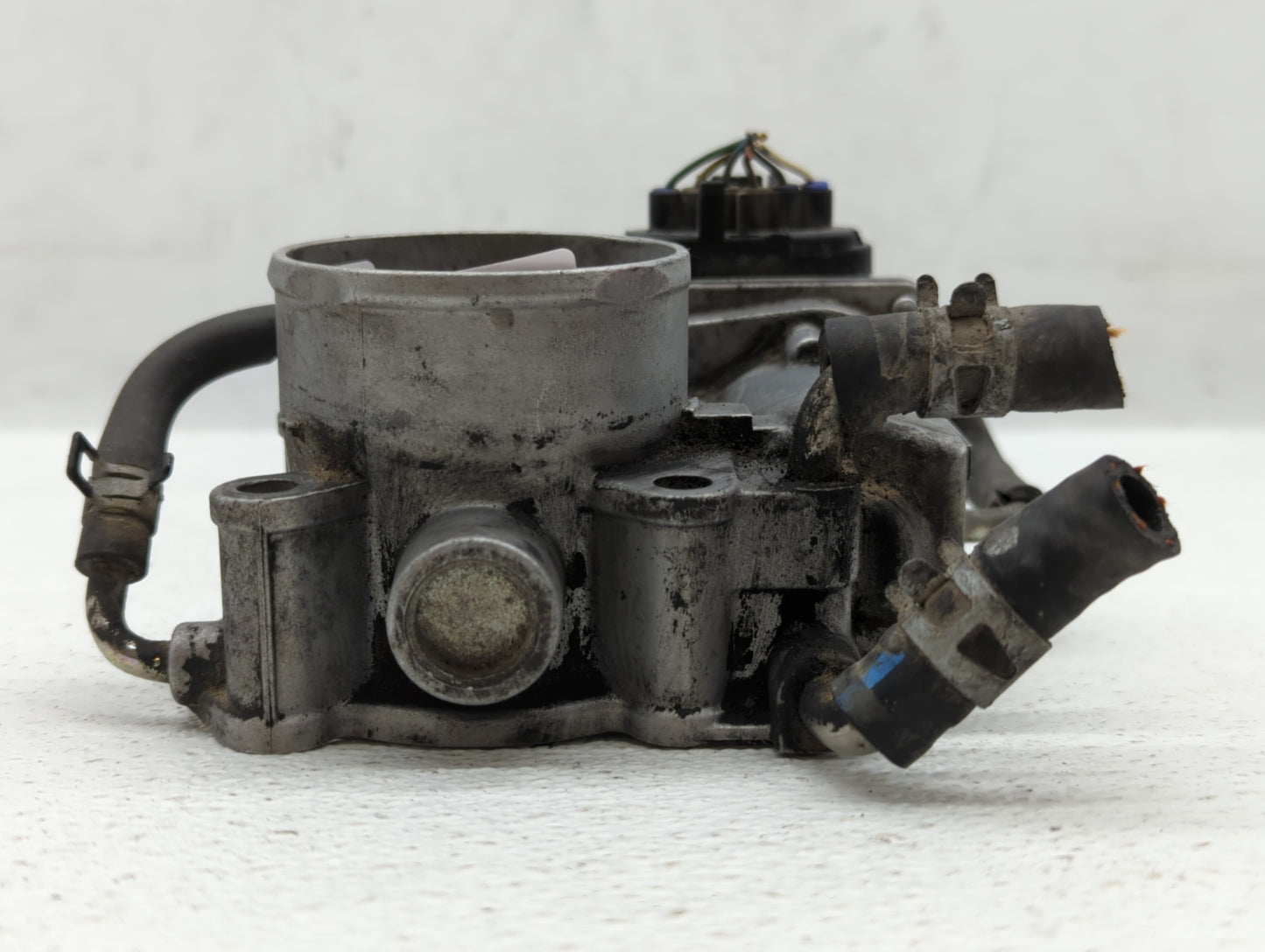 2006-2008 Toyota Rav4 Throttle Body P/N:22030-28070 Fits Fits 2006 2007 2008 2009 2010 2011 2012 2013 2014 2015 OEM Used Aut