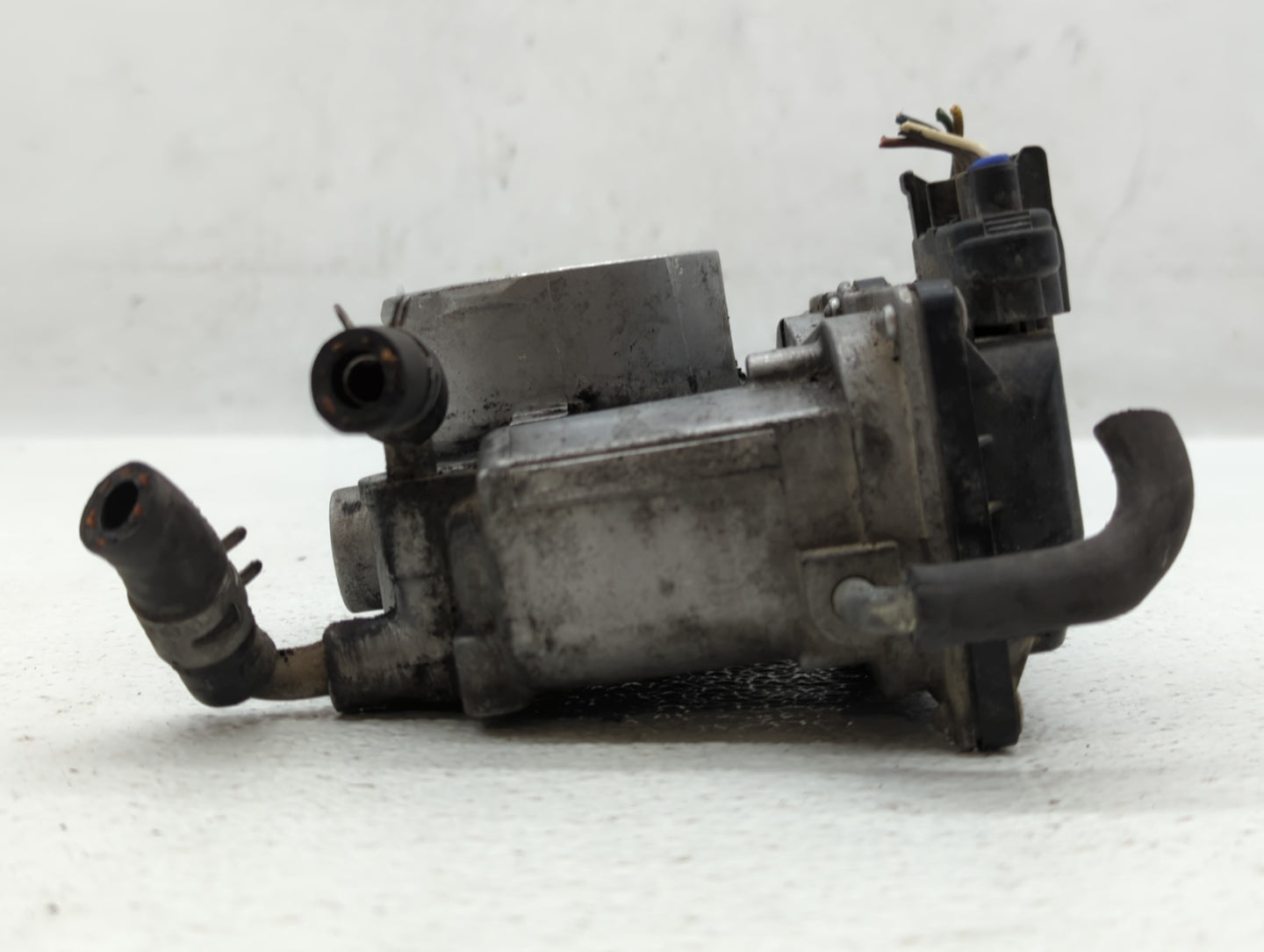 2006-2008 Toyota Rav4 Throttle Body P/N:22030-28070 Fits Fits 2006 2007 2008 2009 2010 2011 2012 2013 2014 2015 OEM Used Aut