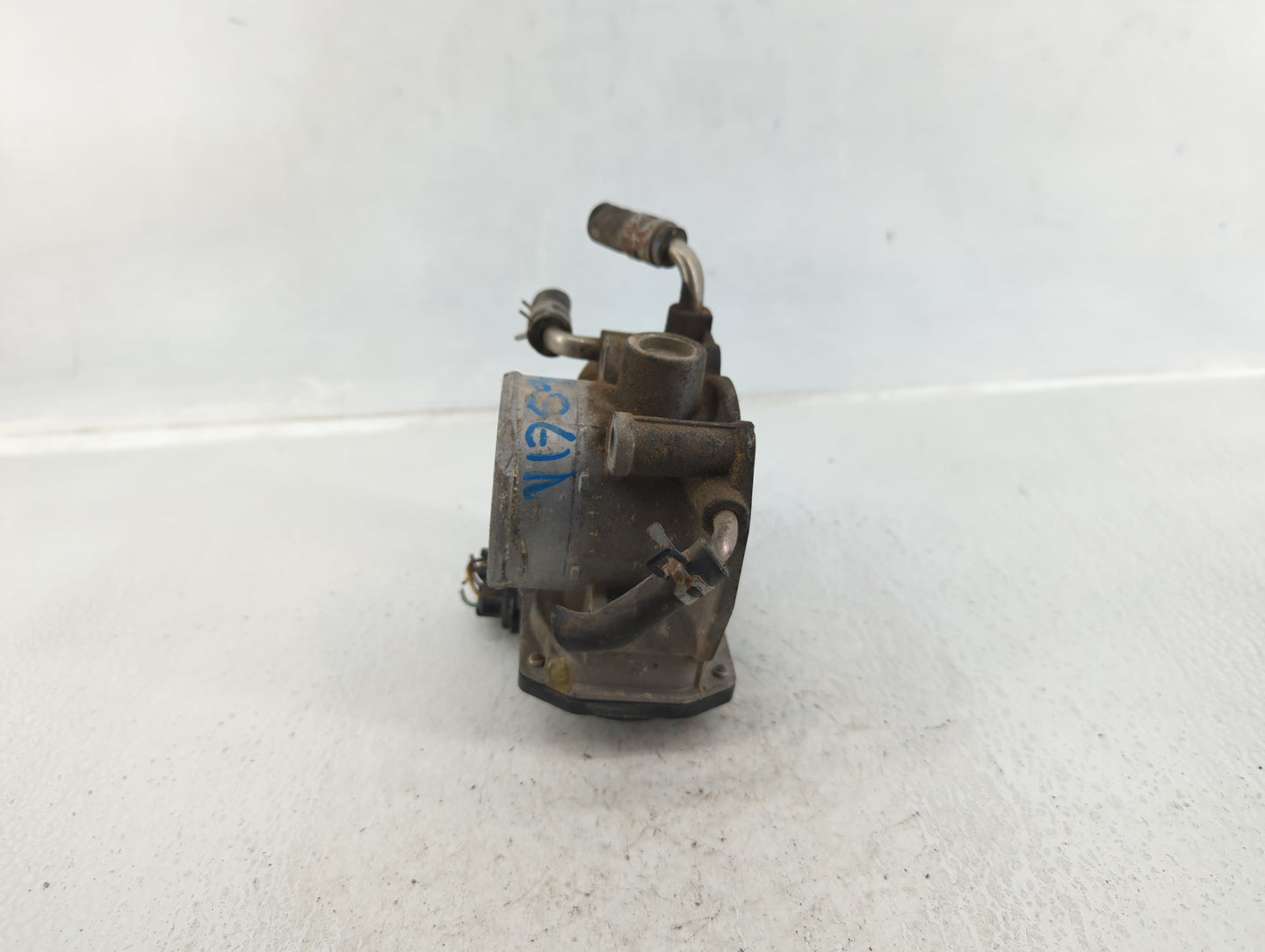 2006-2008 Toyota Rav4 Throttle Body P/N:22030-28070 Fits Fits 2006 2007 2008 2009 2010 2011 2012 2013 2014 2015 OEM Used Aut