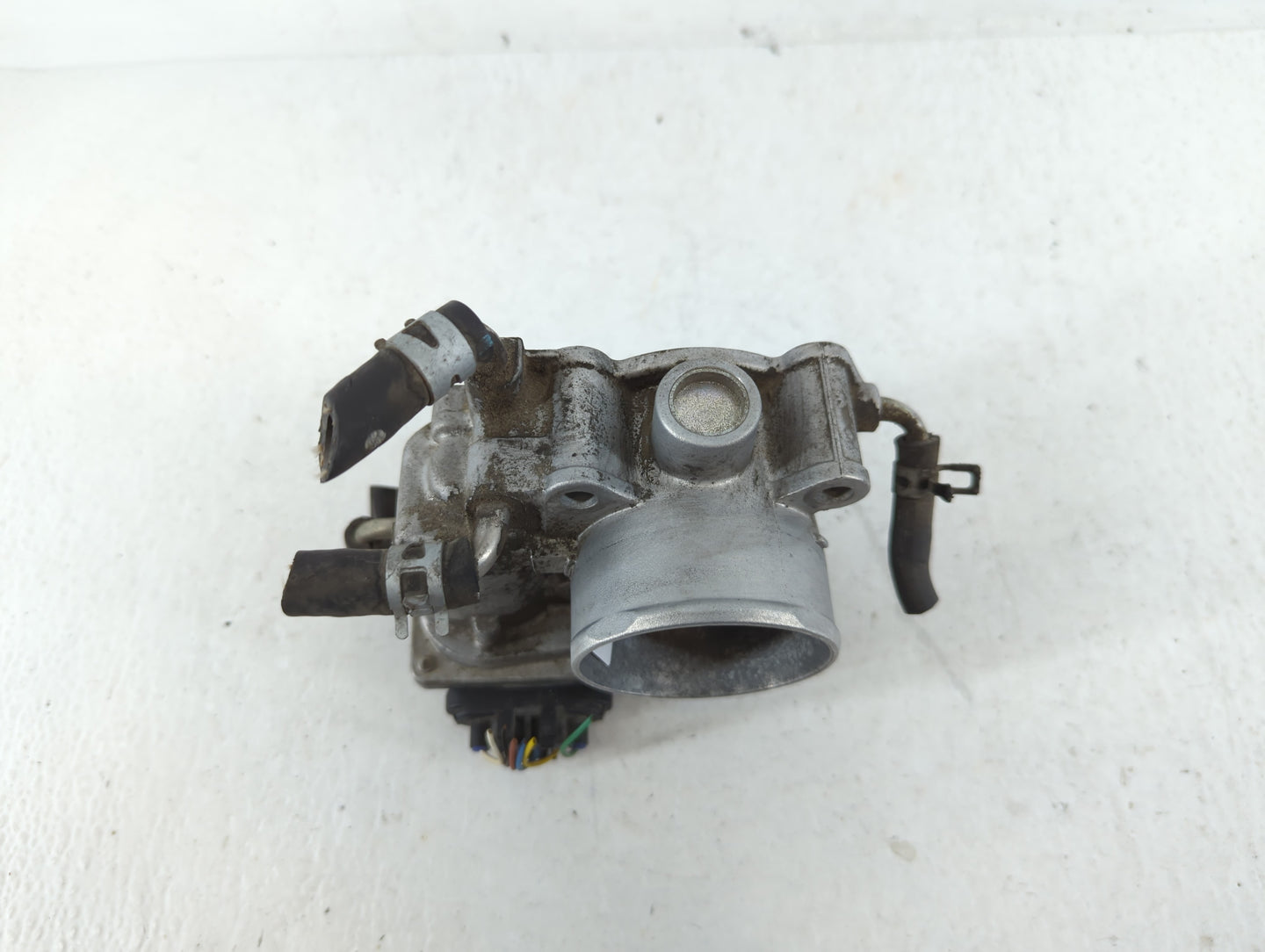 2006-2008 Toyota Rav4 Throttle Body P/N:22030-28070 Fits Fits 2006 2007 2008 2009 2010 2011 2012 2013 2014 2015 OEM Used Aut