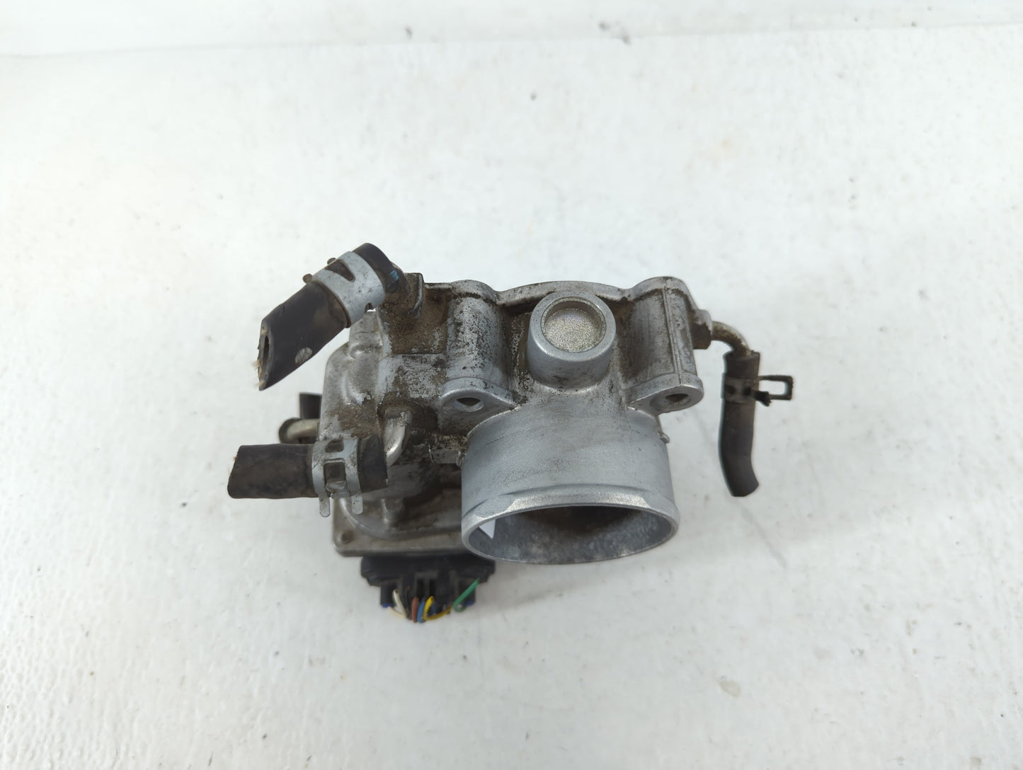 2006-2008 Toyota Rav4 Throttle Body P/N:22030-28070 Fits Fits 2006 2007 2008 2009 2010 2011 2012 2013 2014 2015 OEM Used Aut