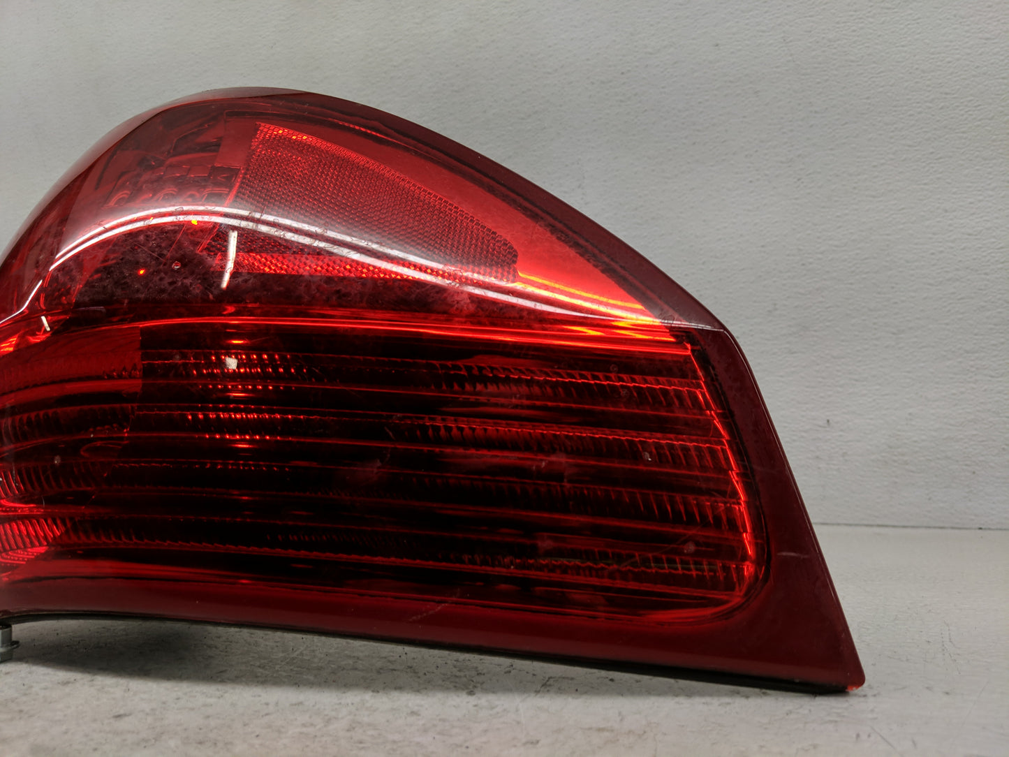 2006-2010 Toyota Sienna Tail Light Assembly Driver Left OEM Fits Fits 2006 2007 2008 2009 2010 OEM Used Auto Parts - Oemused