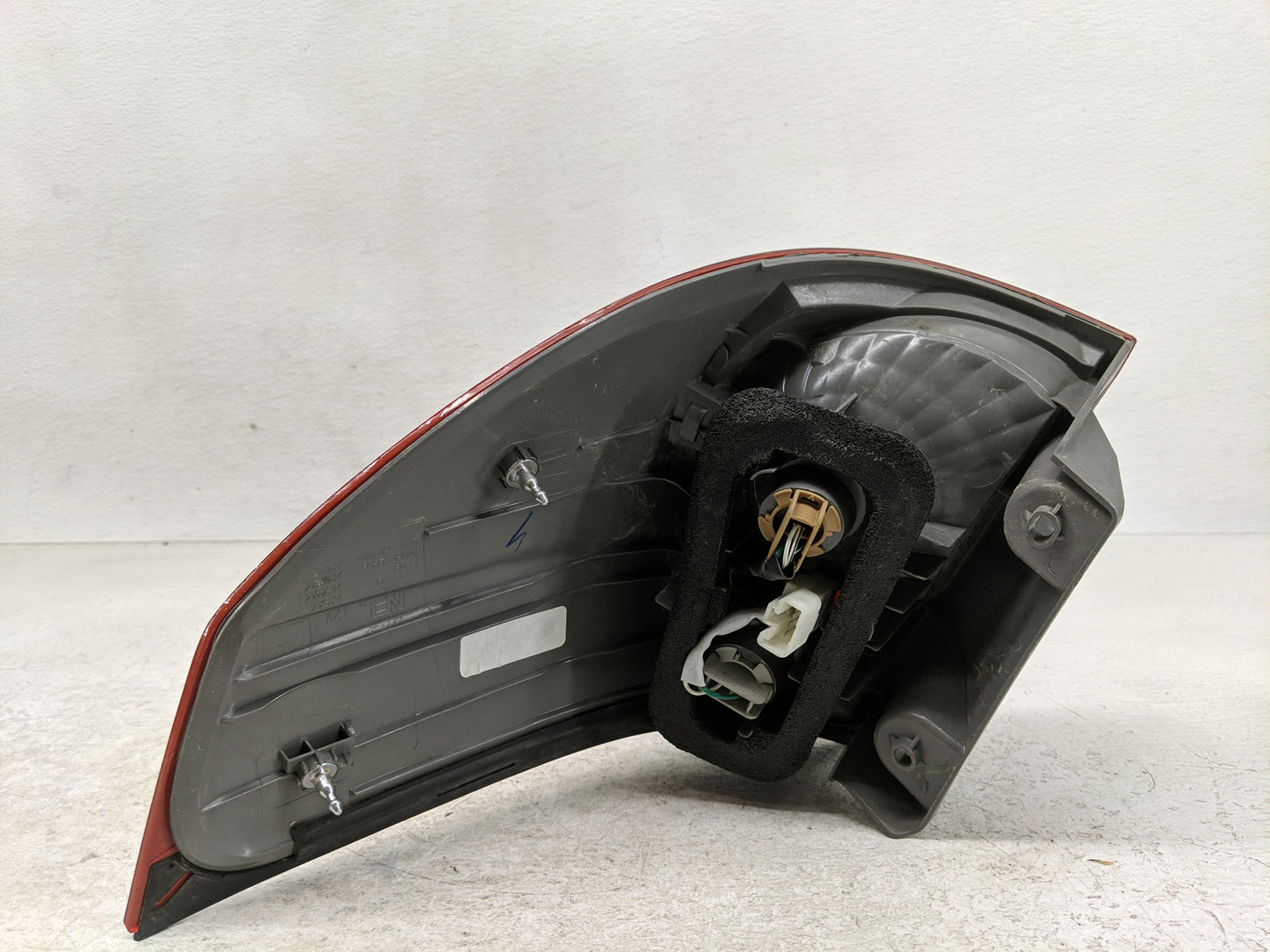 2006-2010 Toyota Sienna Tail Light Assembly Driver Left OEM Fits Fits 2006 2007 2008 2009 2010 OEM Used Auto Parts - Oemused