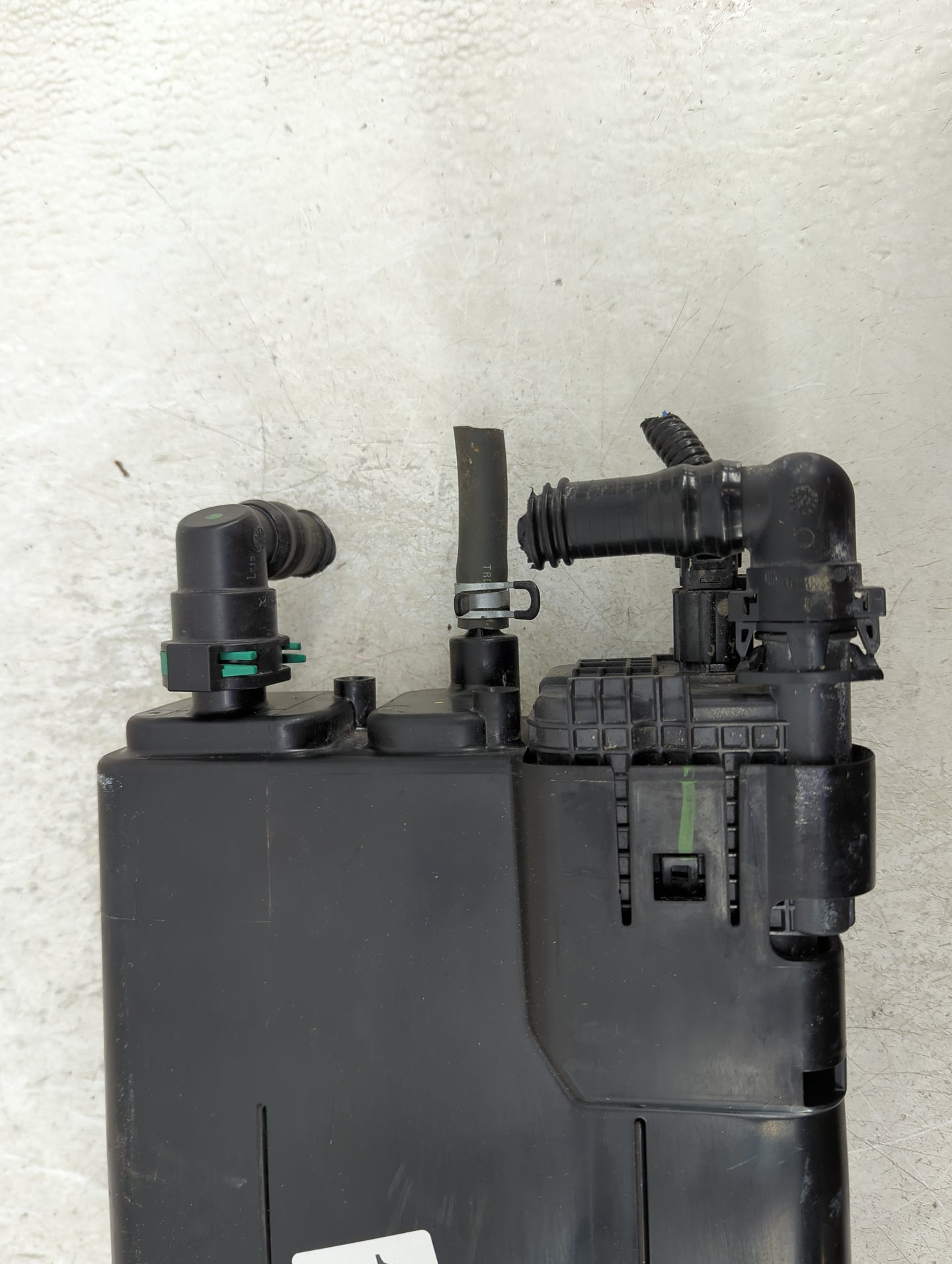 2006 Toyota Sienna Fuel Vapor Charcoal Canister - Oemusedautoparts1.com
