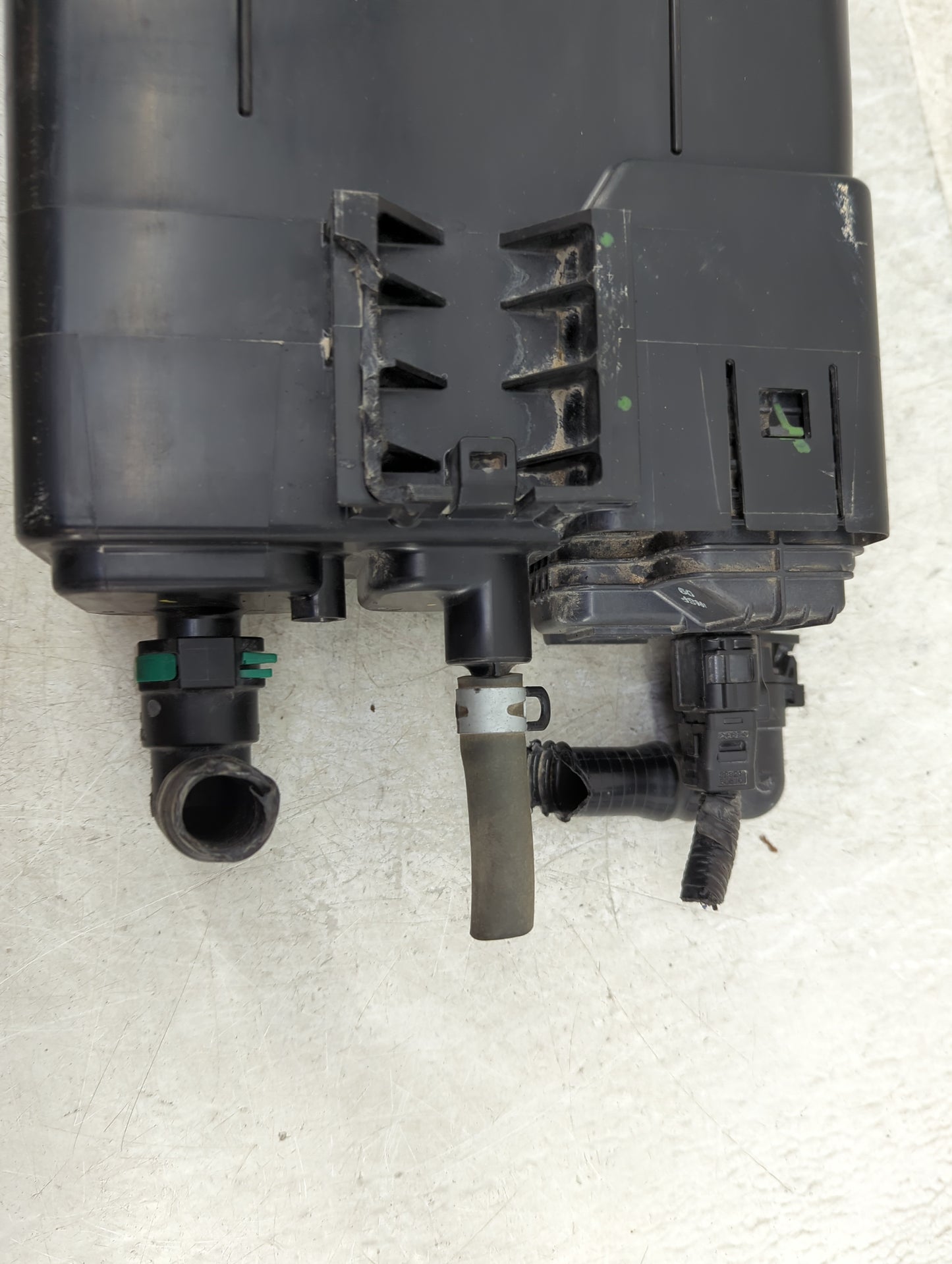 2006 Toyota Sienna Fuel Vapor Charcoal Canister - Oemusedautoparts1.com