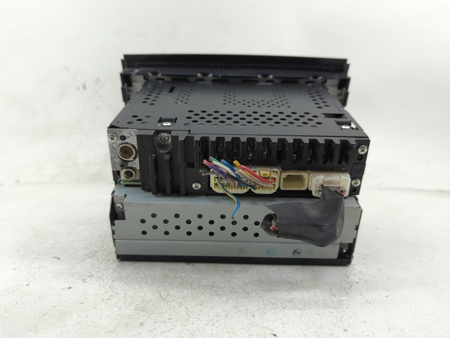 2006-2007 Toyota Sienna Radio AM FM Cd Player Receiver Replacement P/N:122831-060 Fits Fits 2006 2007 OEM Used Auto Parts - 