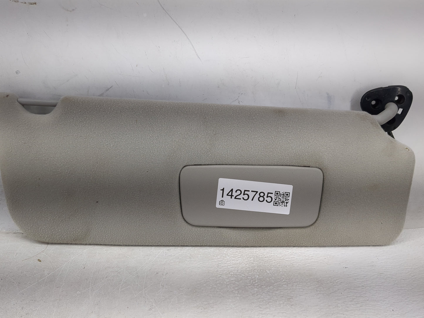 2005-2010 Toyota Sienna Sun Visor Shade Replacement Passenger Right Mirror Fits Fits 2005 2006 2007 2008 2009 2010 OEM Used 