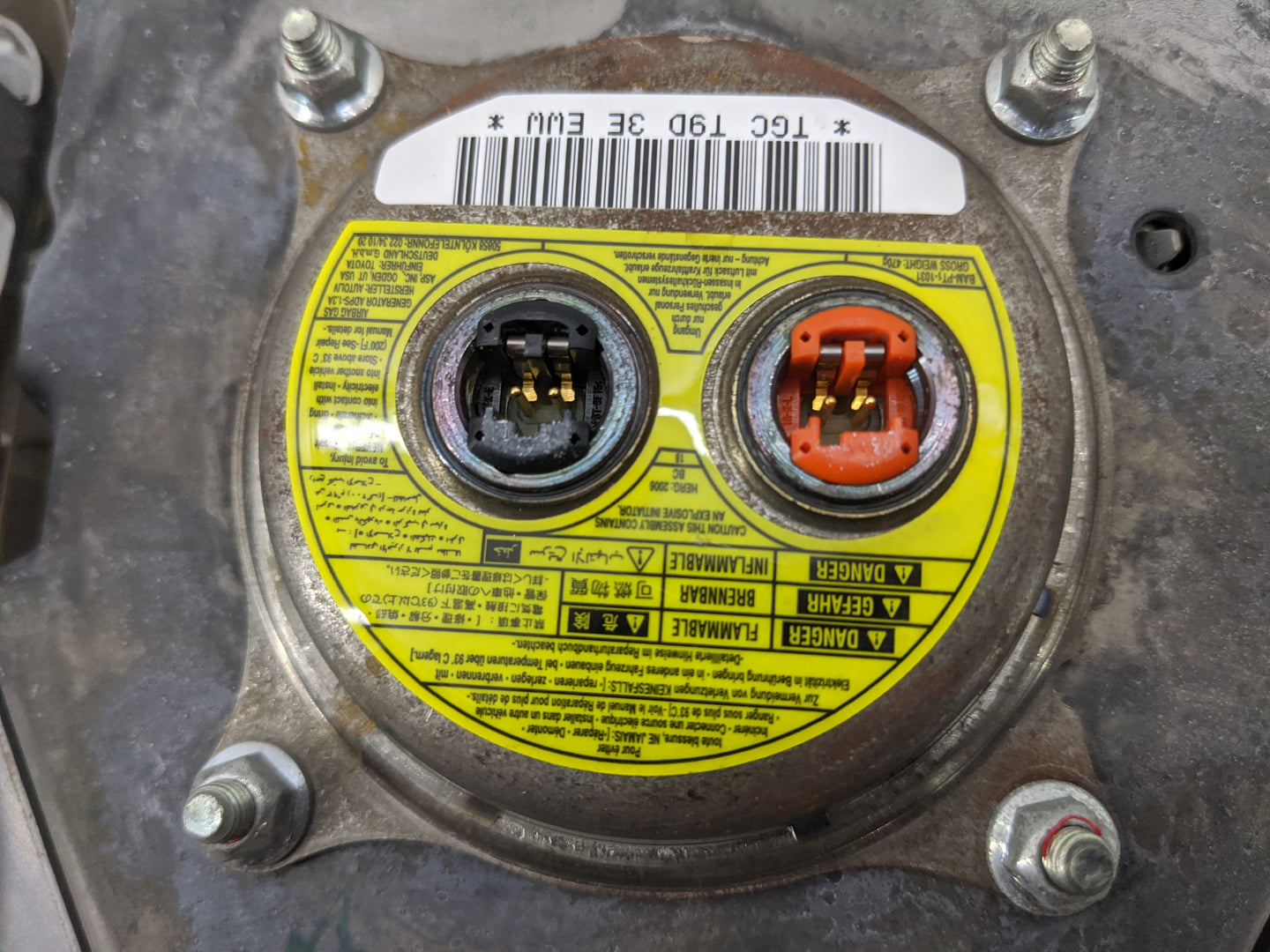 2004-2010 Toyota Sienna Air Bag Driver Left Steering Wheel Mounted 1477678 - Oemusedautoparts1.com