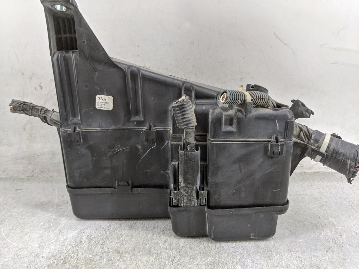 2004-2006 Toyota Sienna Fusebox Fuse Box Panel Relay Module P/N:82741-08010 82741-08020, 82620-08010 Fits Fits 2004 2005 200