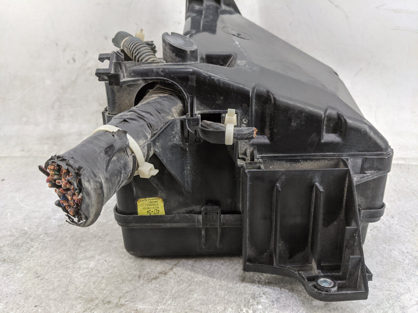 2004-2006 Toyota Sienna Fusebox Fuse Box Panel Relay Module P/N:82741-08010 82741-08020, 82620-08010 Fits Fits 2004 2005 200