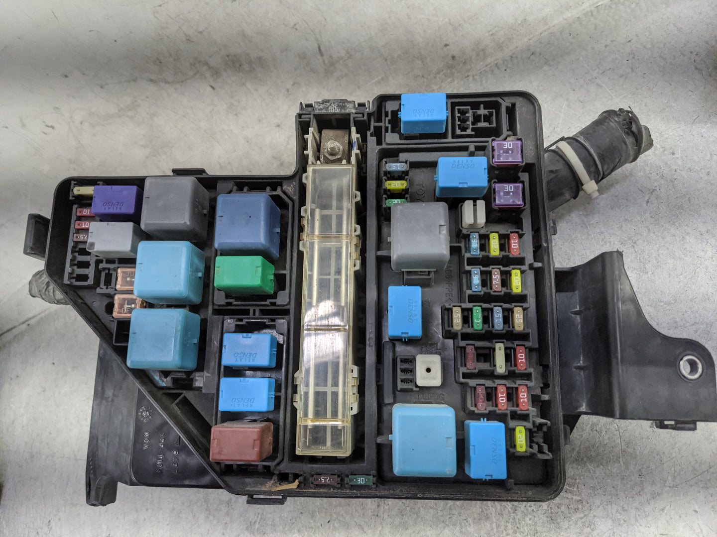 2004-2006 Toyota Sienna Fusebox Fuse Box Panel Relay Module P/N:82741-08010 82741-08020, 82620-08010 Fits Fits 2004 2005 200