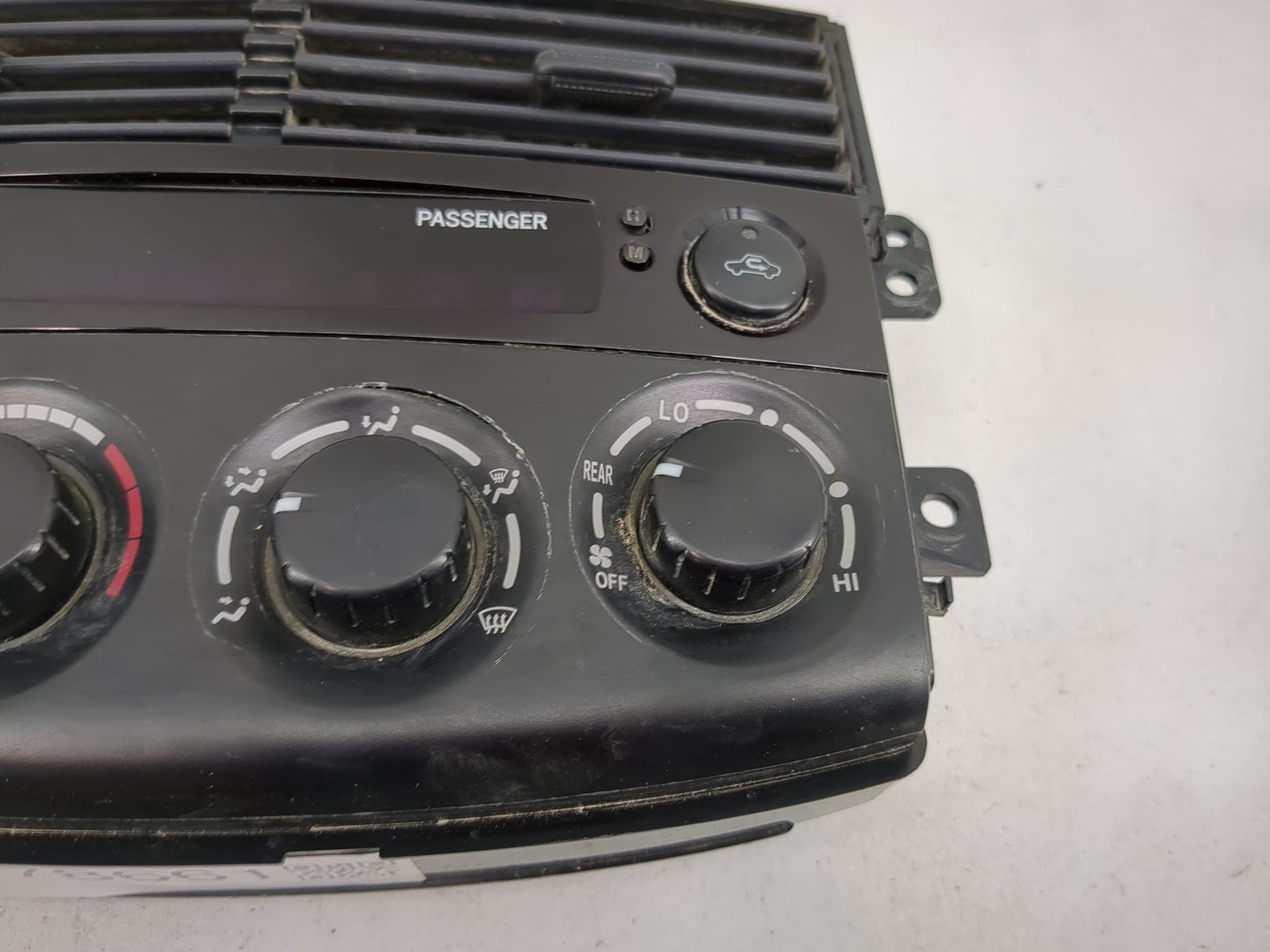 2006-2010 Toyota Sienna Climate Control Module Temperature AC/Heater Replacement P/N:84010-08090 Fits OEM Used Auto Parts - 