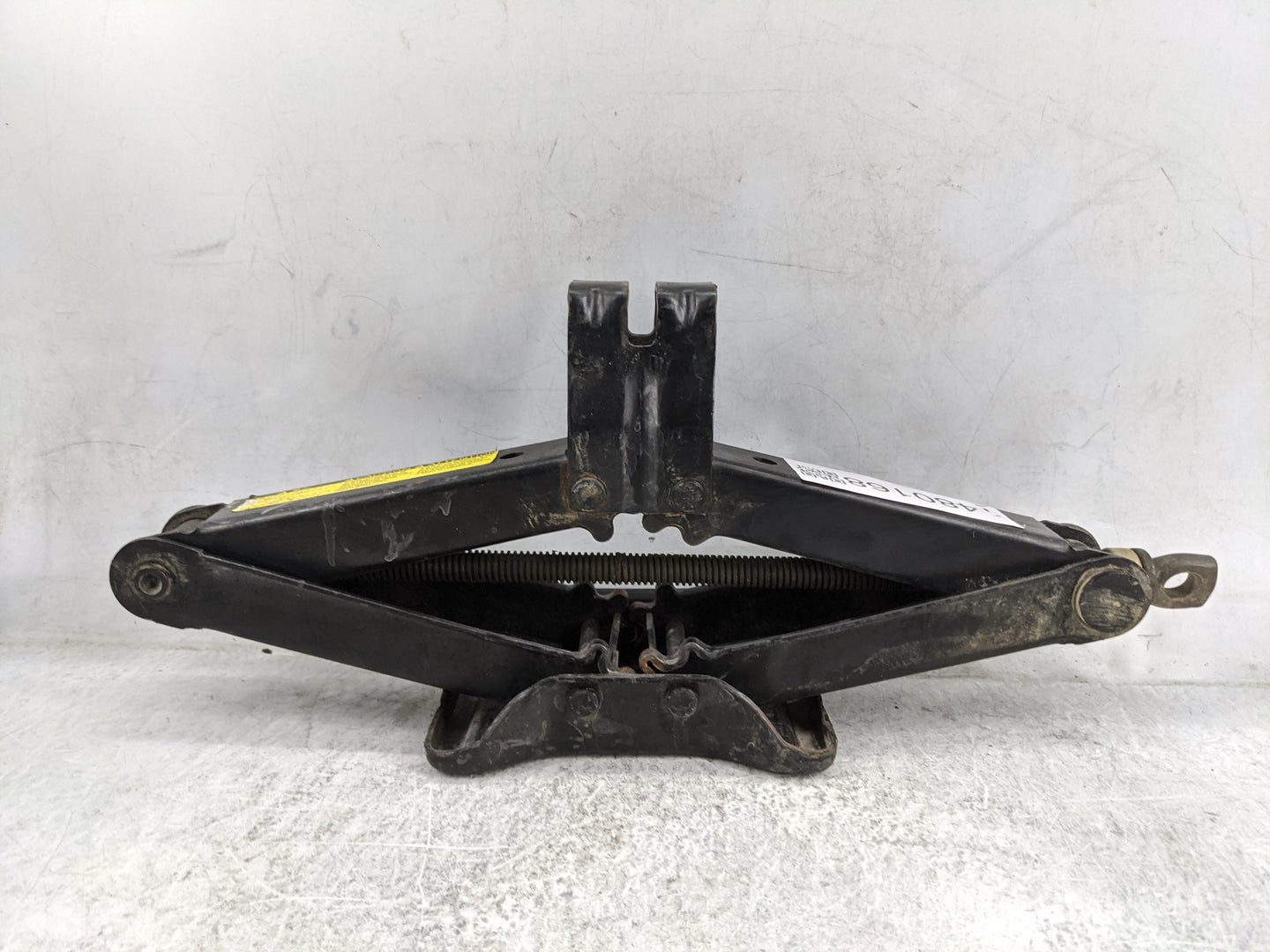 2006 Toyota Sienna Spare Scissor Car Jack - Oemusedautoparts1.com