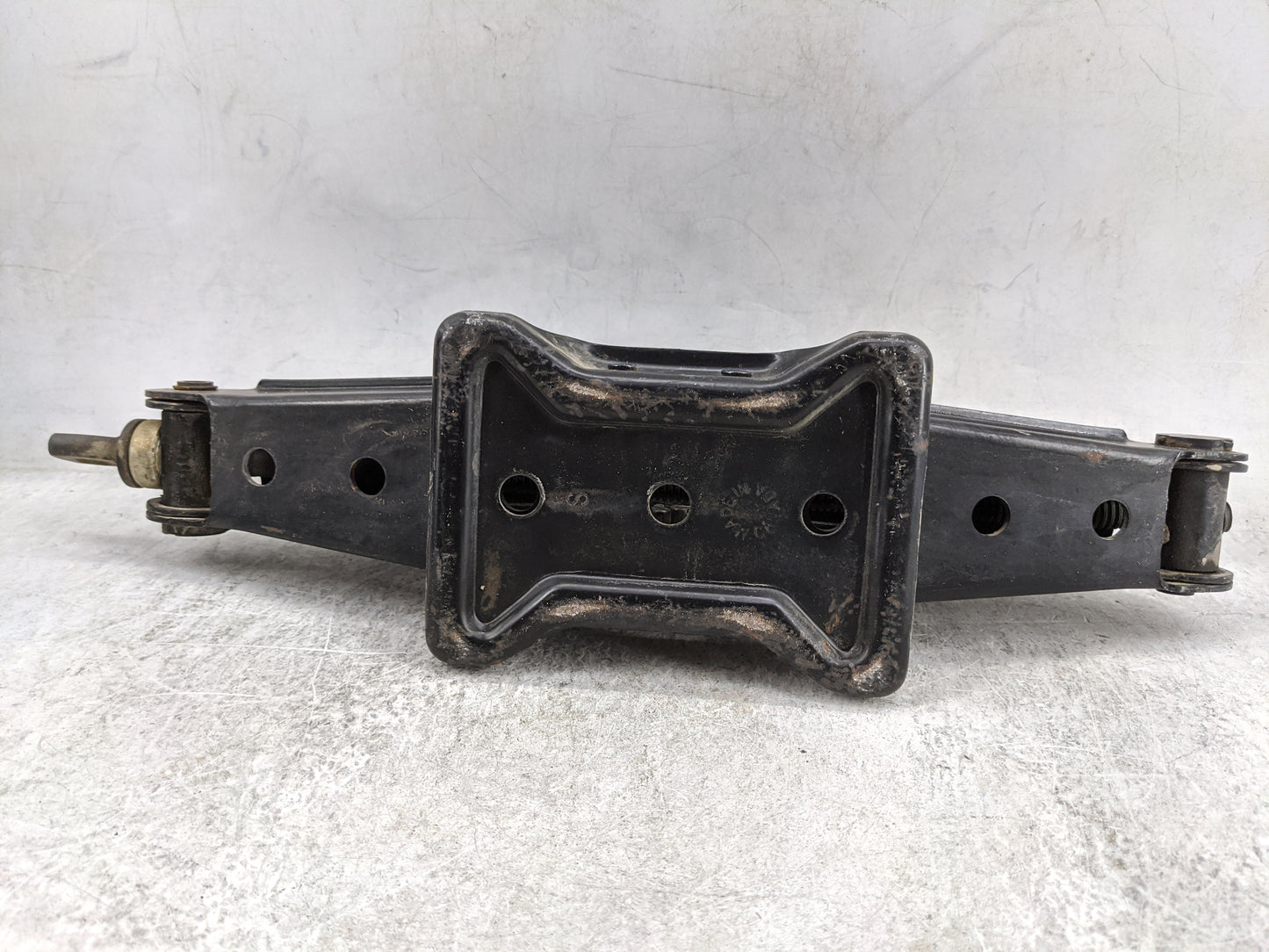 2006 Toyota Sienna Spare Scissor Car Jack - Oemusedautoparts1.com