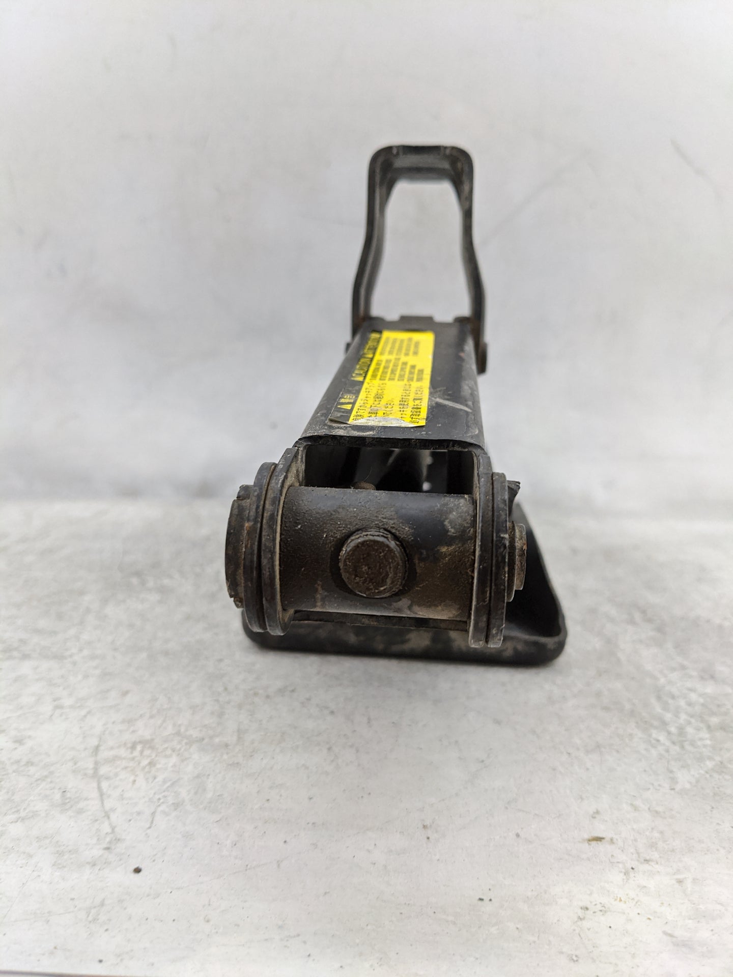 2006 Toyota Sienna Spare Scissor Car Jack - Oemusedautoparts1.com