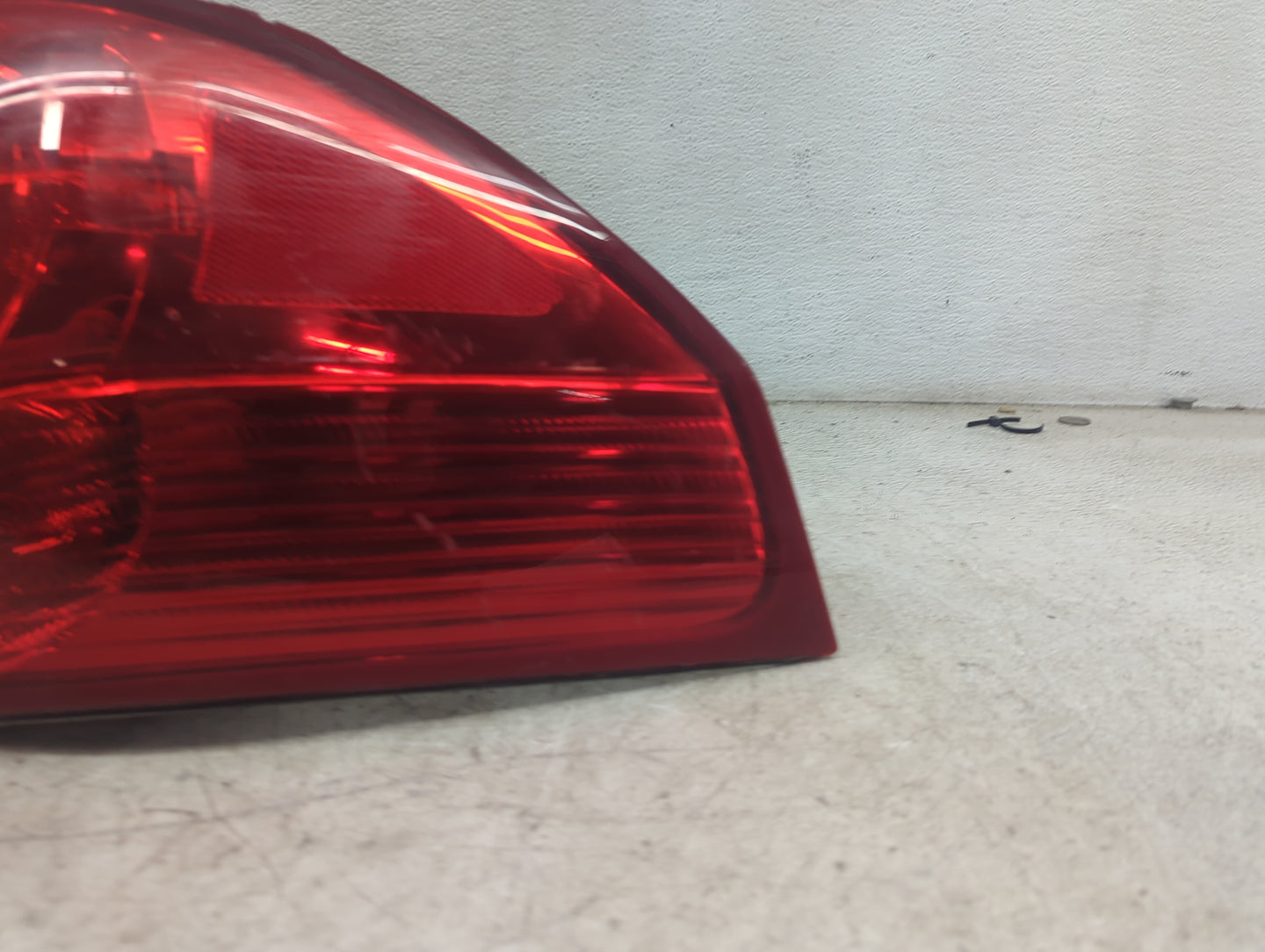 2006-2010 Toyota Sienna Tail Light Assembly Driver Left OEM Fits Fits 2006 2007 2008 2009 2010 OEM Used Auto Parts - Oemused