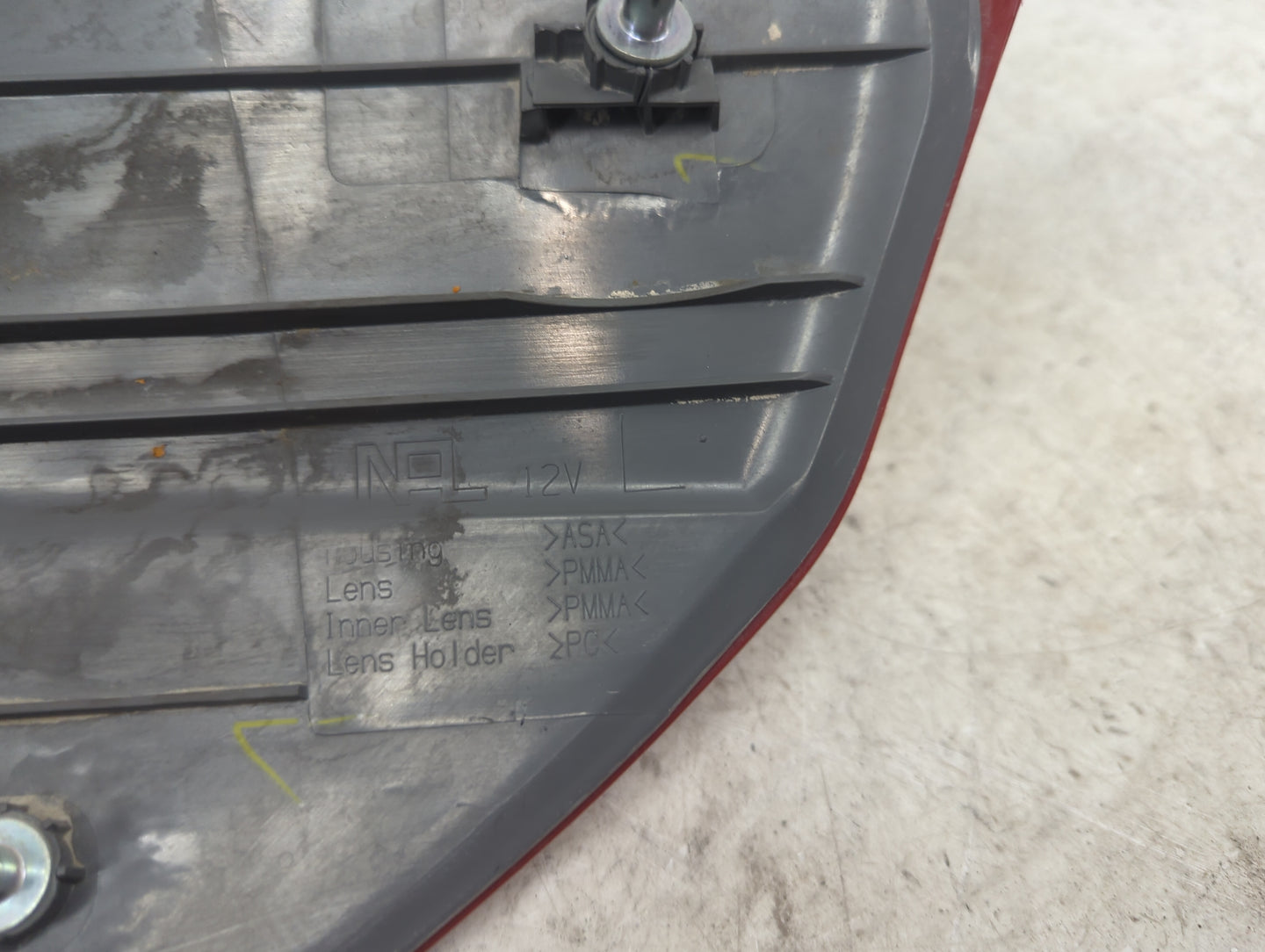 2006-2010 Toyota Sienna Tail Light Assembly Driver Left OEM Fits Fits 2006 2007 2008 2009 2010 OEM Used Auto Parts - Oemused