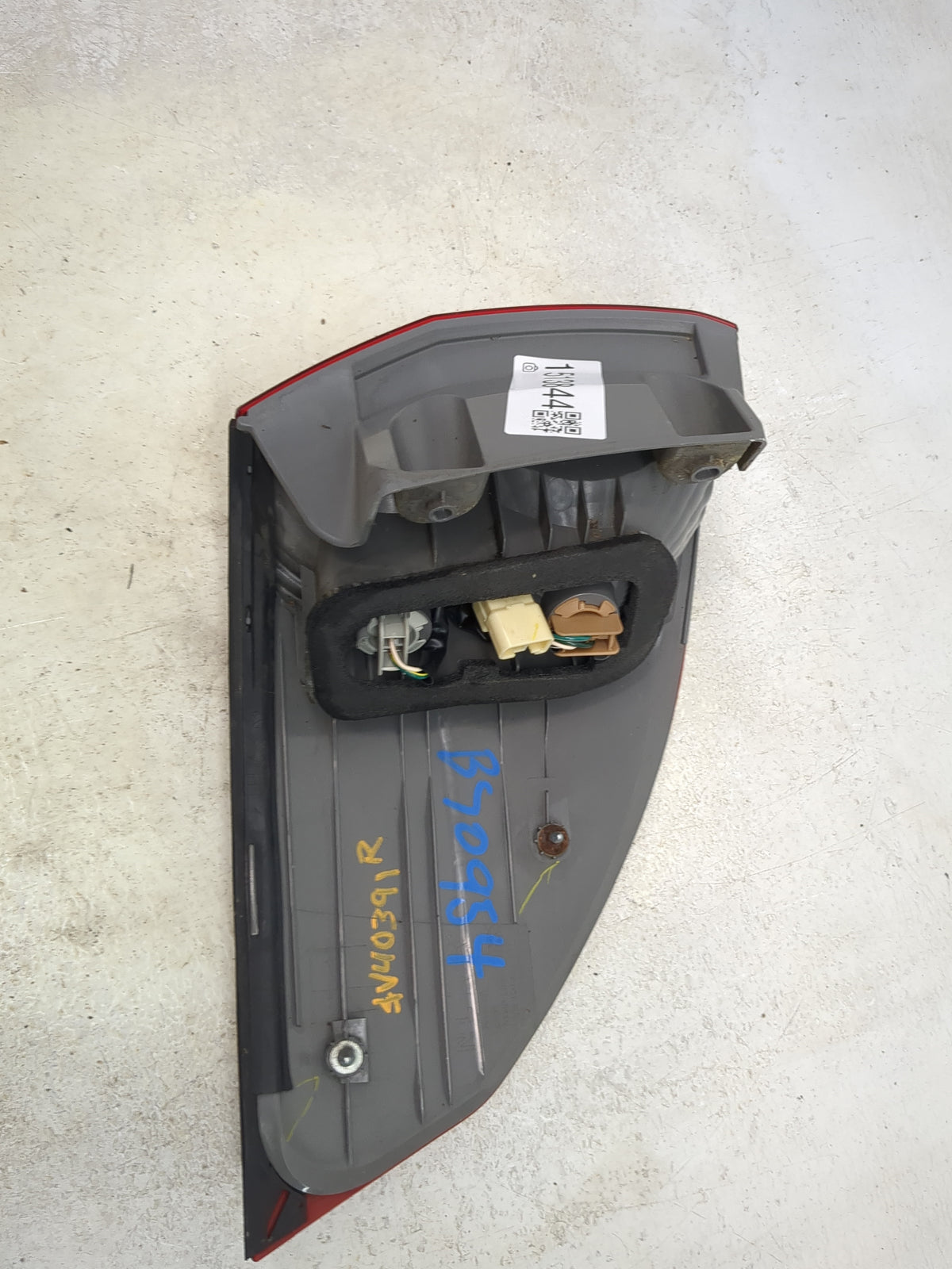 2006-2010 Toyota Sienna Tail Light Assembly Passenger Right OEM Fits Fits 2006 2007 2008 2009 2010 OEM Used Auto Parts - Oem