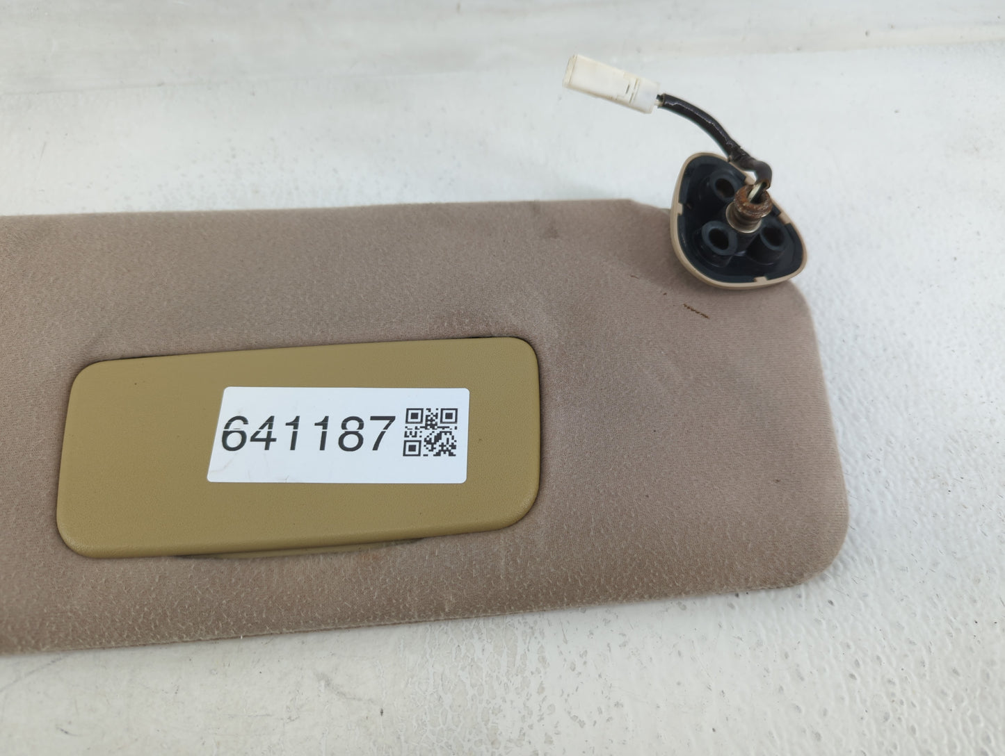 2005-2010 Toyota Sienna Sun Visor Shade Replacement Passenger Right Mirror Fits Fits 2005 2006 2007 2008 2009 2010 OEM Used 