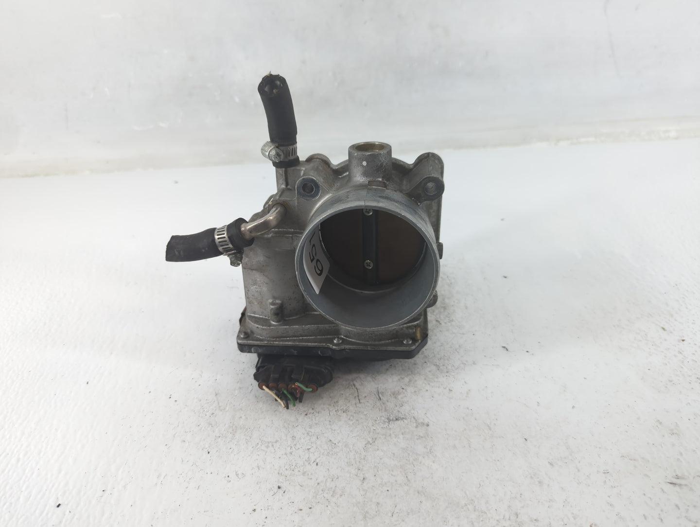2004-2006 Toyota Sienna Throttle Body P/N:08741 6A16, 22030-04020 Fits Fits 2003 2004 2005 2006 2007 2008 2009 2010 OEM Used
