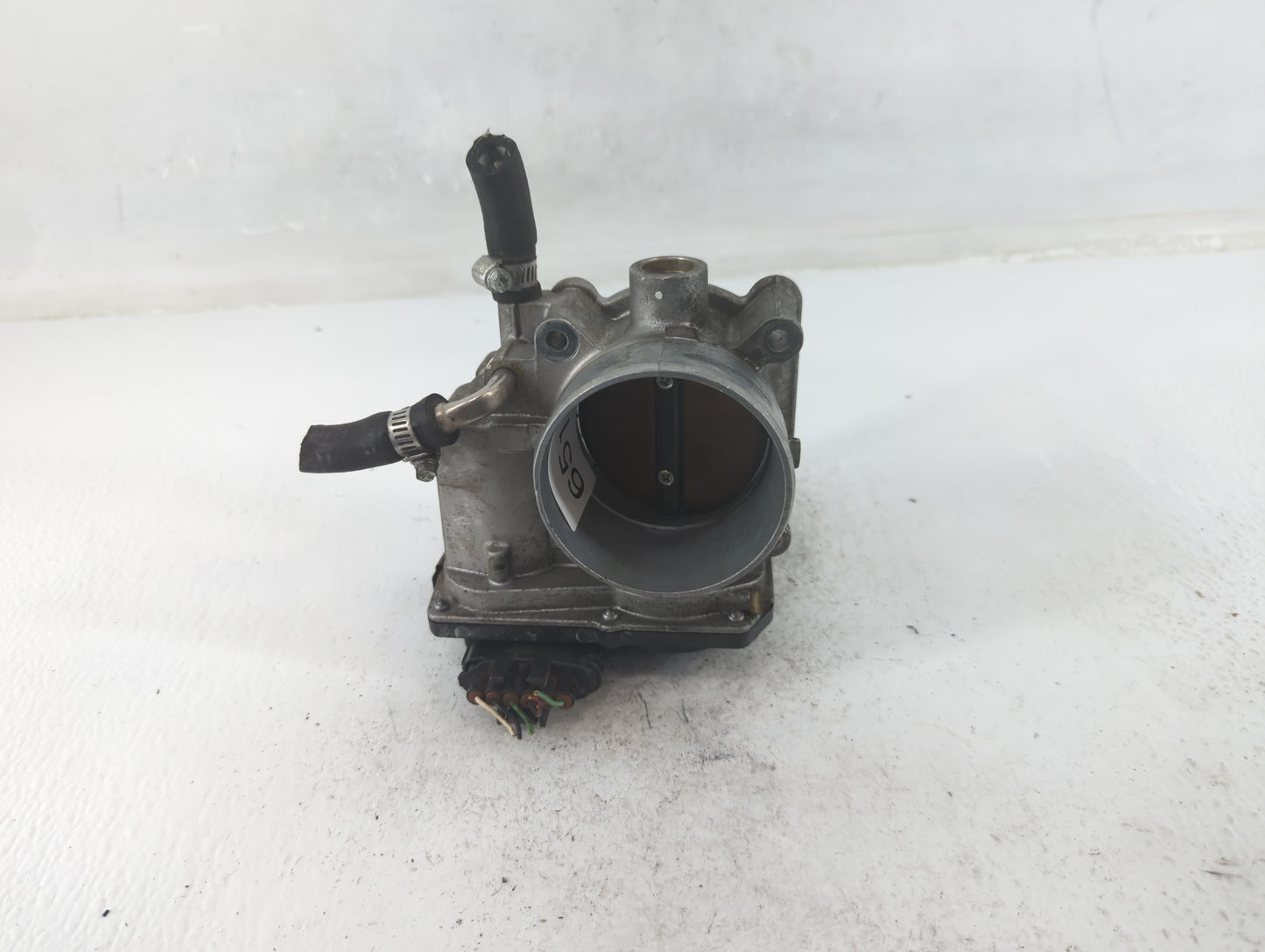 2004-2006 Toyota Sienna Throttle Body P/N:08741 6A16, 22030-04020 Fits Fits 2003 2004 2005 2006 2007 2008 2009 2010 OEM Used