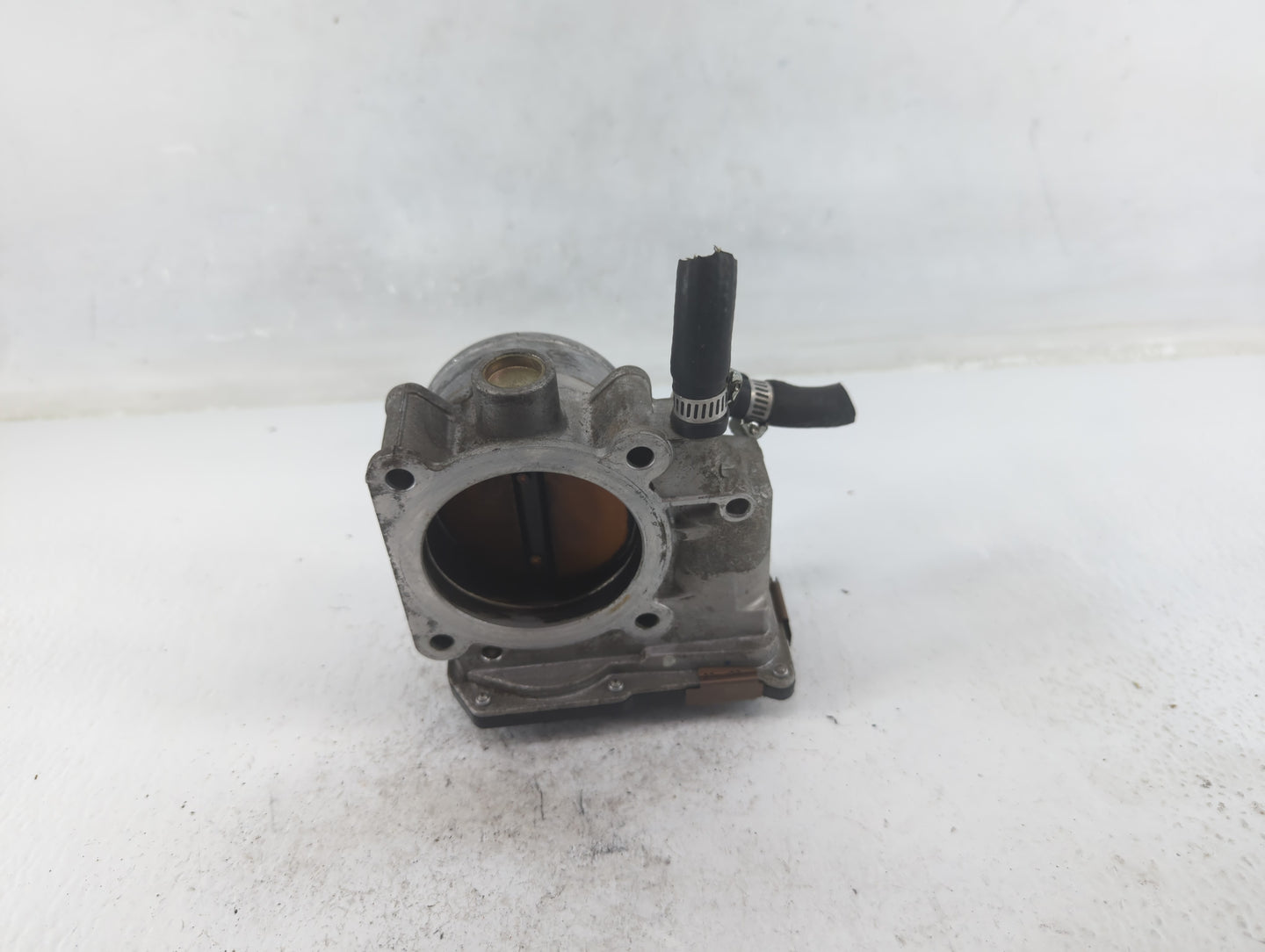2004-2006 Toyota Sienna Throttle Body P/N:08741 6A16, 22030-04020 Fits Fits 2003 2004 2005 2006 2007 2008 2009 2010 OEM Used