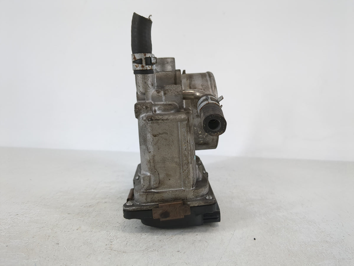 2004-2008 Toyota Solara Throttle Body P/N:22030-0A020 Fits Fits 2003 2004 2005 2006 2007 2008 2009 2010 OEM Used Auto Parts 