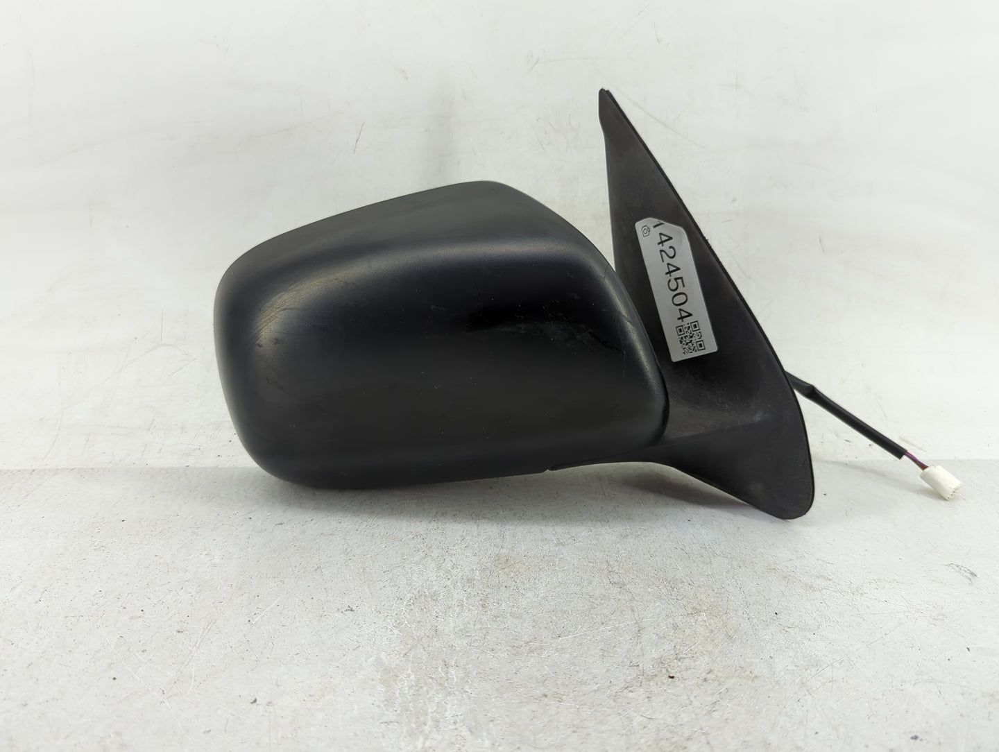 2005-2011 Toyota Tacoma Passenger Side View Mirror - Right Door Mirror OEM Used - Oemusedautoparts1.com