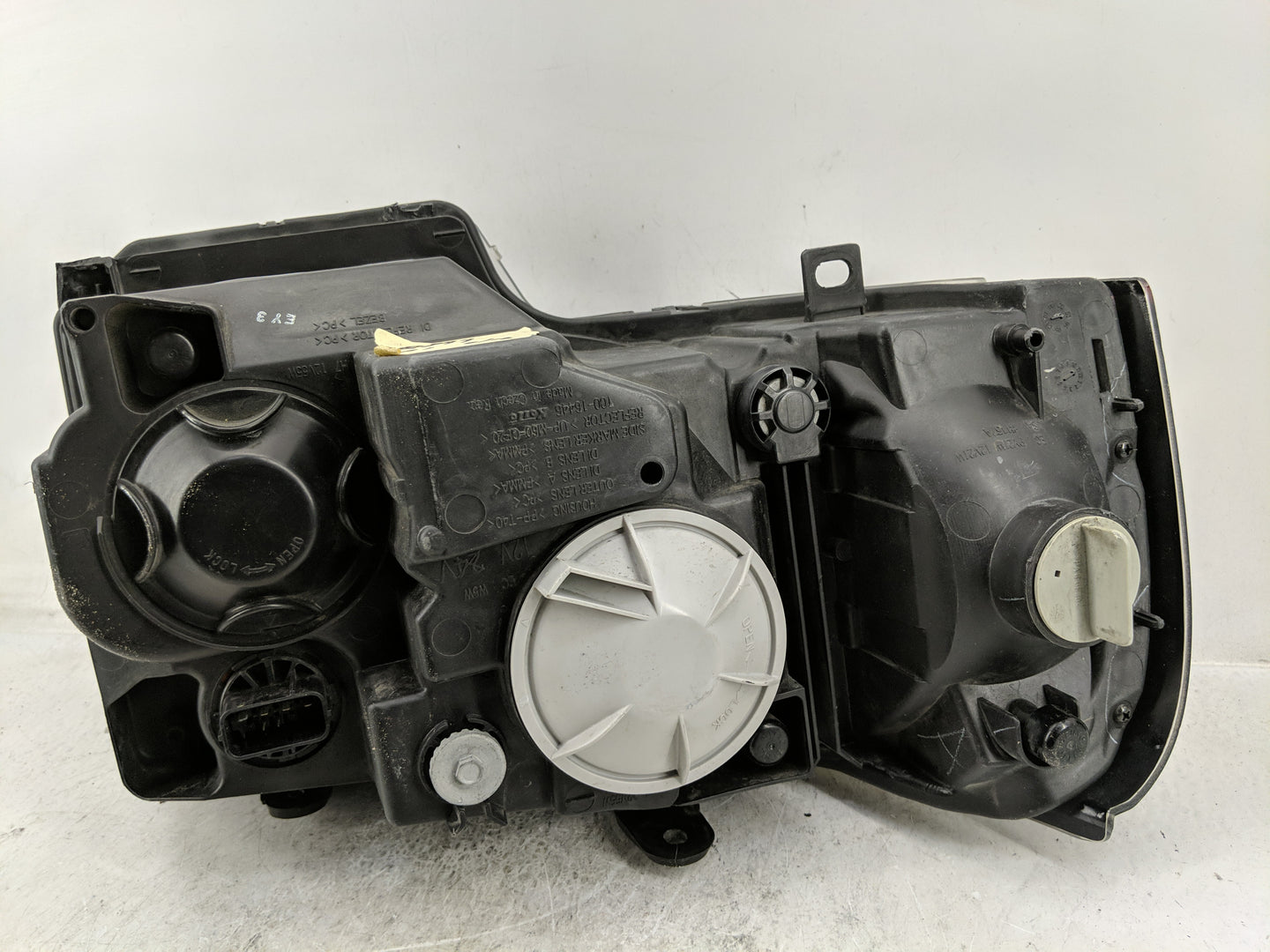 2005-2006 Toyota Tundra Passenger Right Oem Head Light Headlight Lamp - Oemusedautoparts1.com