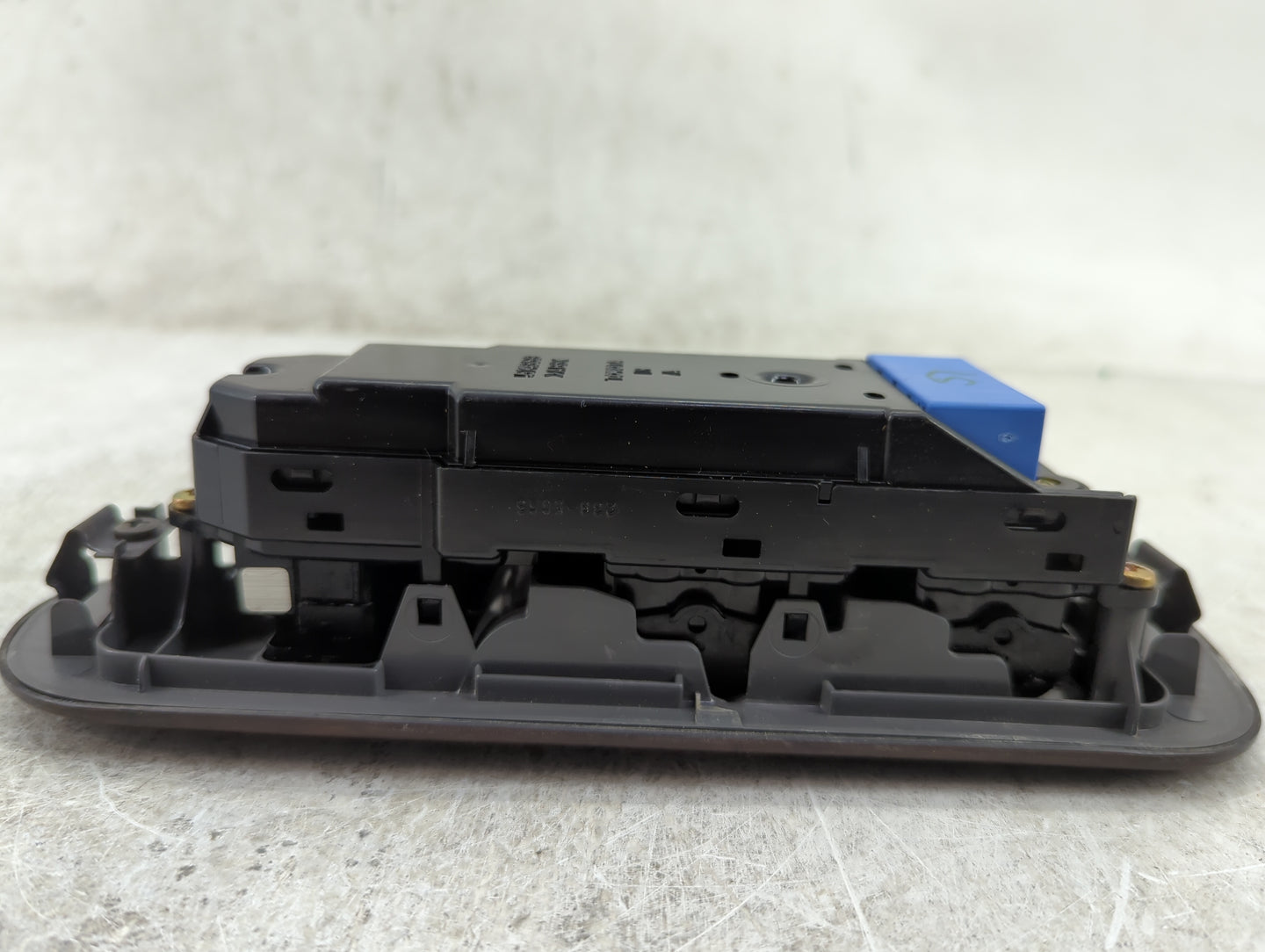 2004-2006 Toyota Tundra Master Power Window Switch Replacement Driver Side Left P/N:514359 Fits Fits 2004 2005 2006 OEM Used