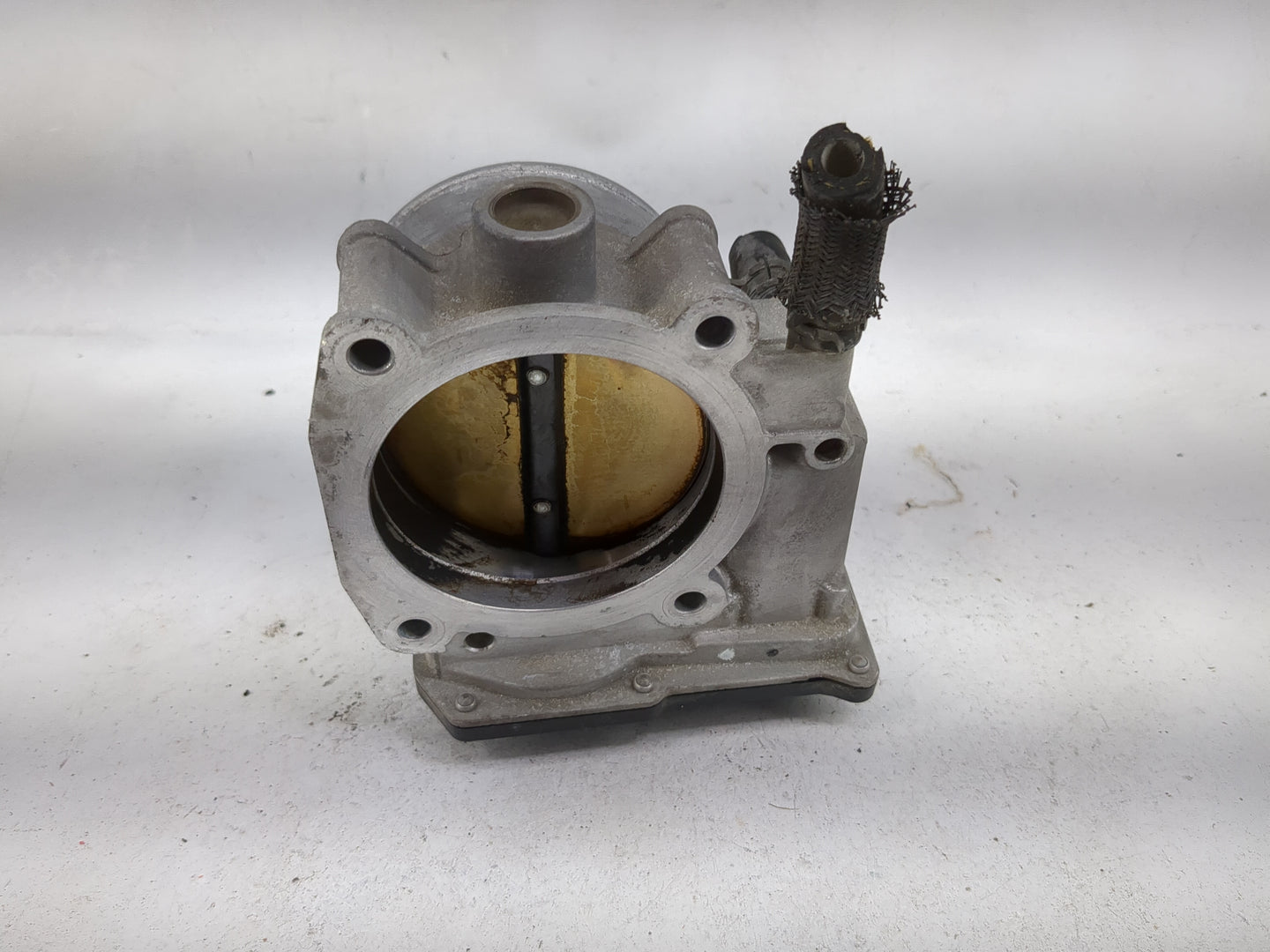 2005-2009 Toyota Tundra Throttle Body P/N:22030-0F010 Fits Fits 2005 2006 2007 2008 2009 OEM Used Auto Parts - Oemusedautopa