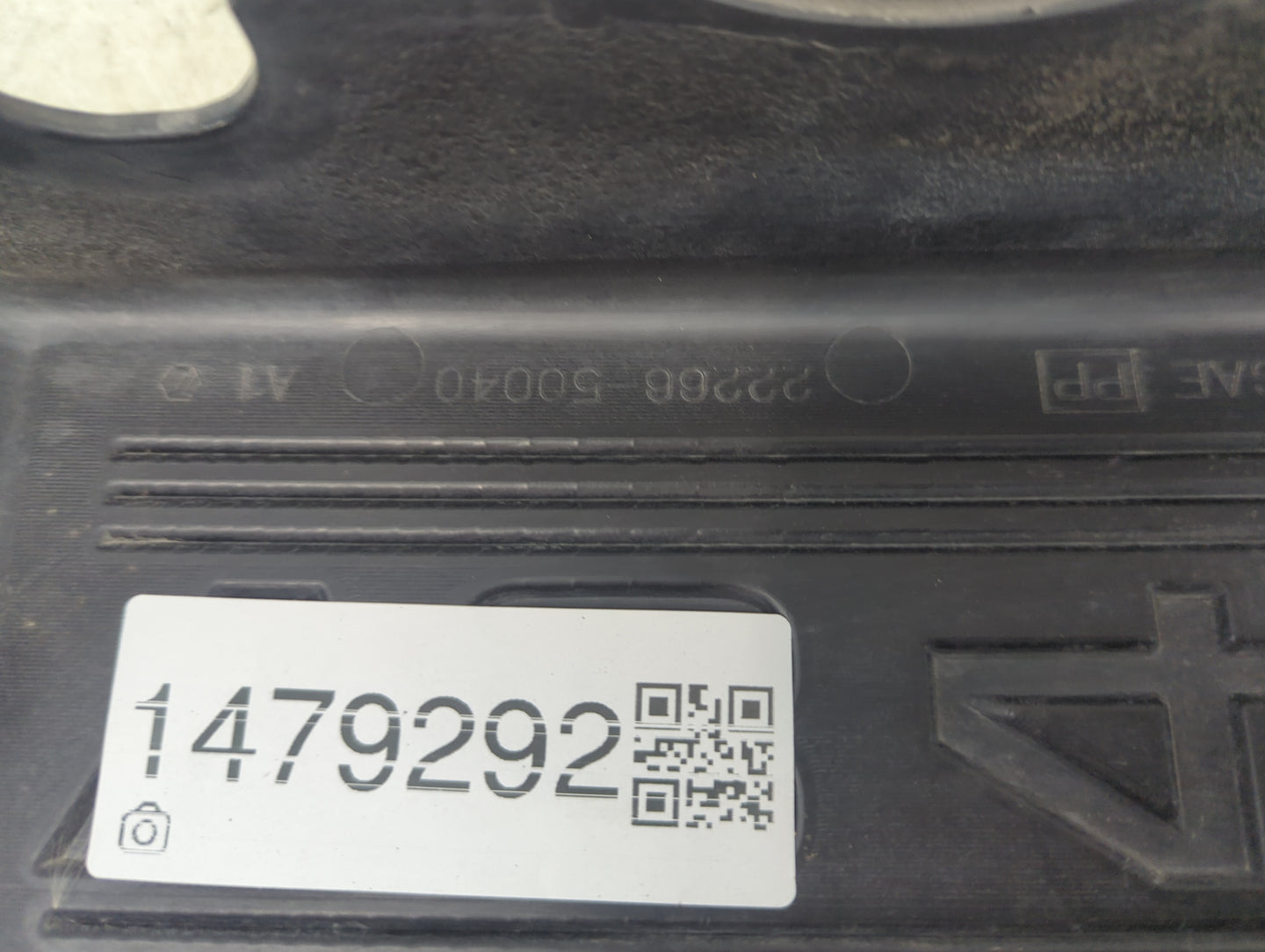 2006 Toyota Tundra Engine Cover Black - Oemusedautoparts1.com