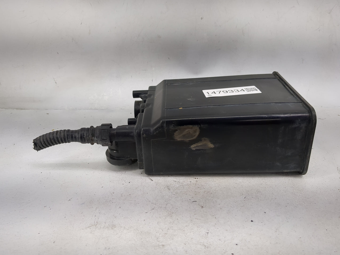 2006 Toyota Tundra Fuel Vapor Charcoal Canister - Oemusedautoparts1.com