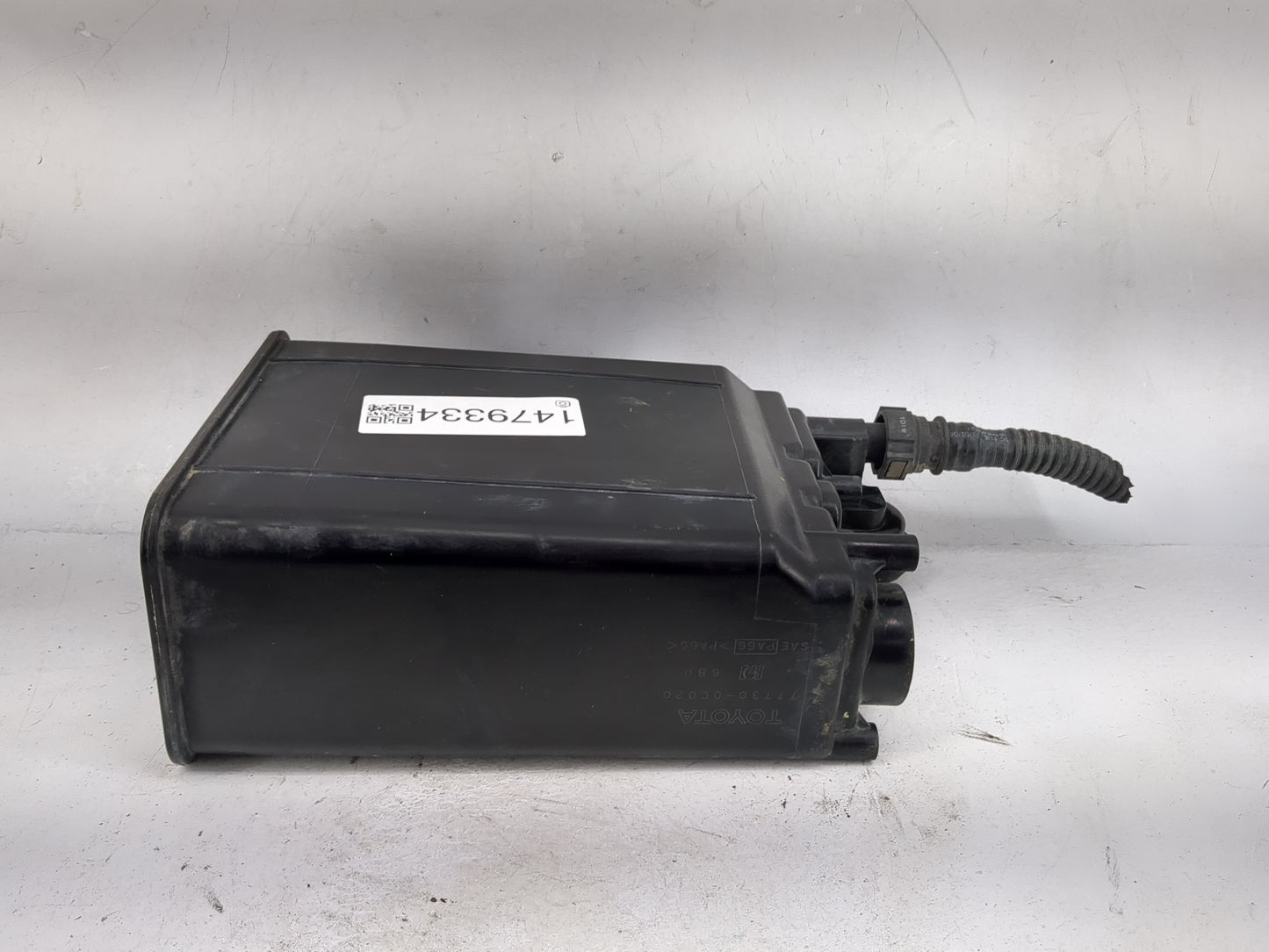2006 Toyota Tundra Fuel Vapor Charcoal Canister - Oemusedautoparts1.com