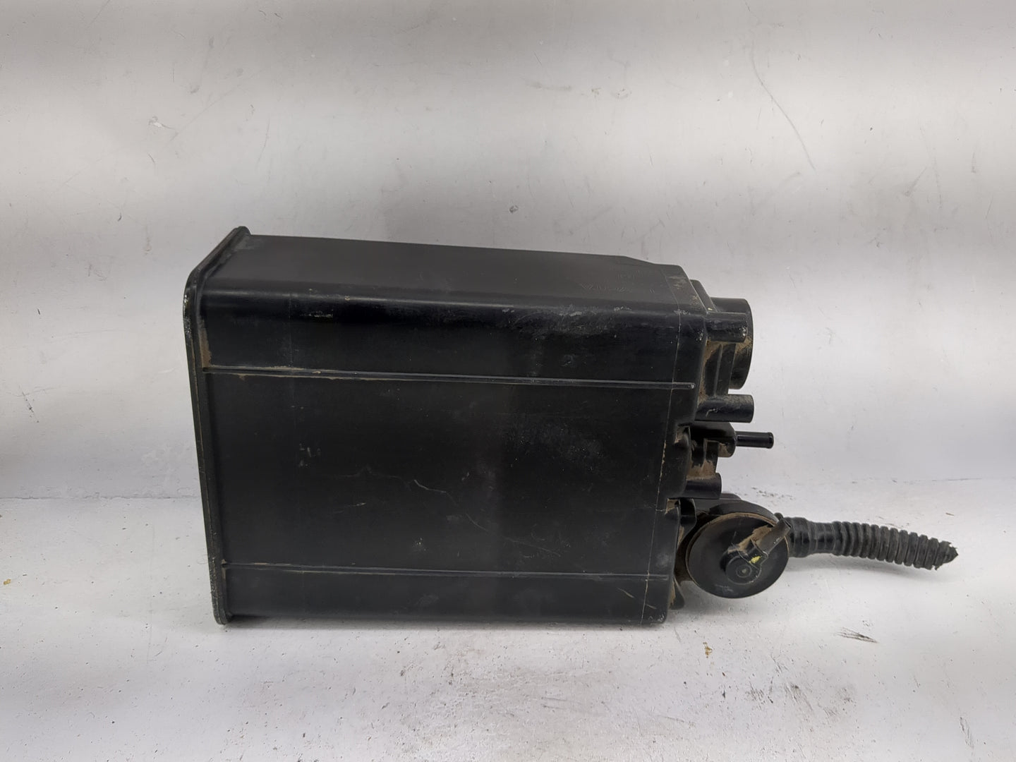 2006 Toyota Tundra Fuel Vapor Charcoal Canister - Oemusedautoparts1.com