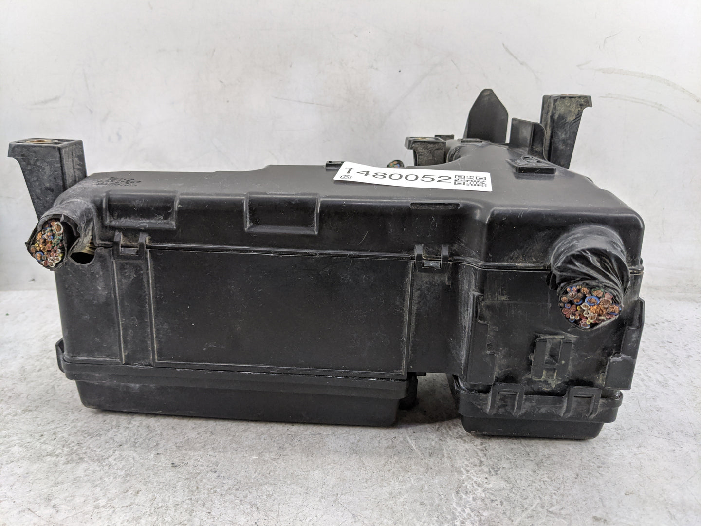 2005-2006 Toyota Tundra Fusebox Fuse Box Panel Relay Module Fits Fits 2005 2006 OEM Used Auto Parts - Oemusedautoparts1.com