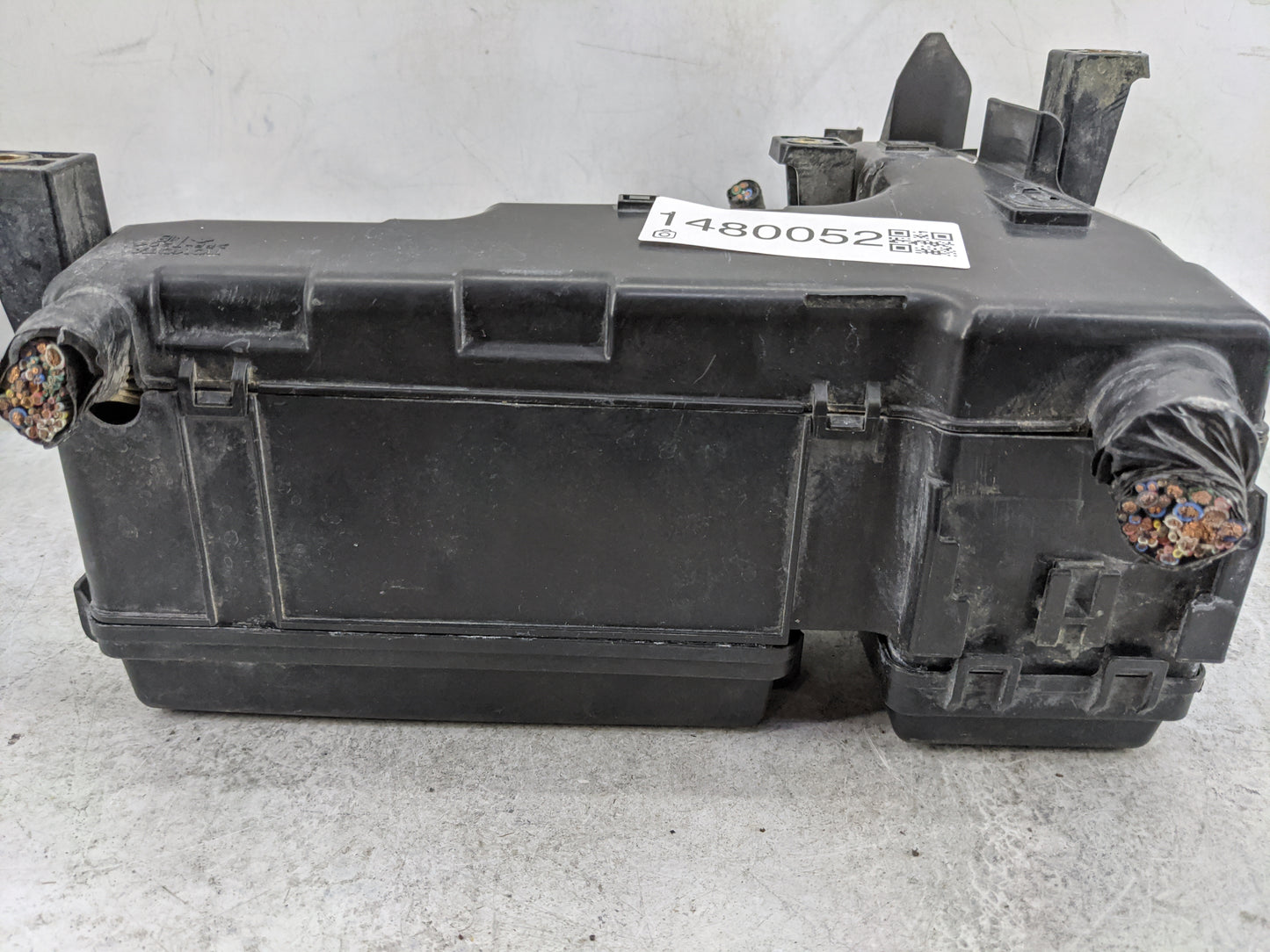 2005-2006 Toyota Tundra Fusebox Fuse Box Panel Relay Module Fits Fits 2005 2006 OEM Used Auto Parts - Oemusedautoparts1.com