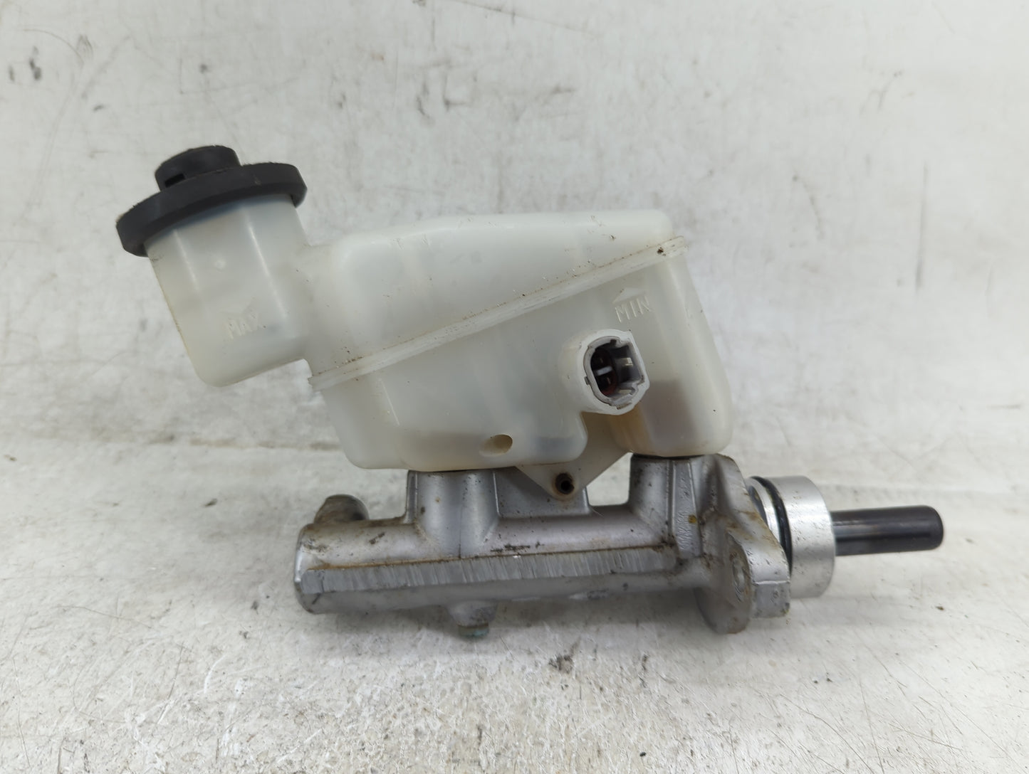 2006-2012 Toyota Yaris Brake Master Cylinder - Oemusedautoparts1.com