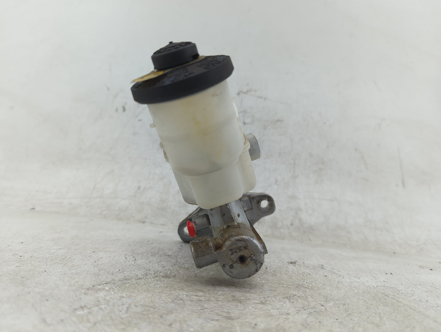 2006-2012 Toyota Yaris Brake Master Cylinder - Oemusedautoparts1.com