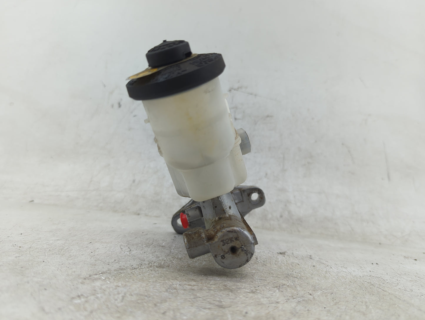 2006-2012 Toyota Yaris Brake Master Cylinder - Oemusedautoparts1.com