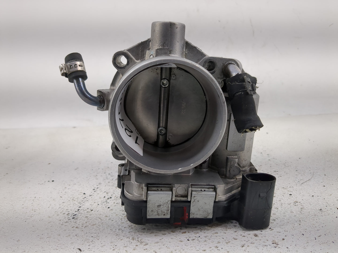 2006 Volkswagen Beetle Throttle Body P/N:07K 133 062 B Fits Fits 2005 OEM Used Auto Parts - Oemusedautoparts1.com