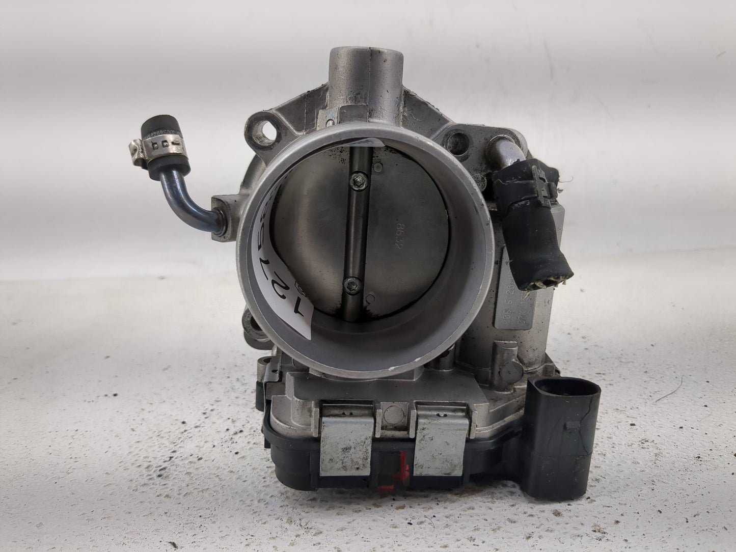 2006 Volkswagen Beetle Throttle Body P/N:07K 133 062 B Fits Fits 2005 OEM Used Auto Parts - Oemusedautoparts1.com