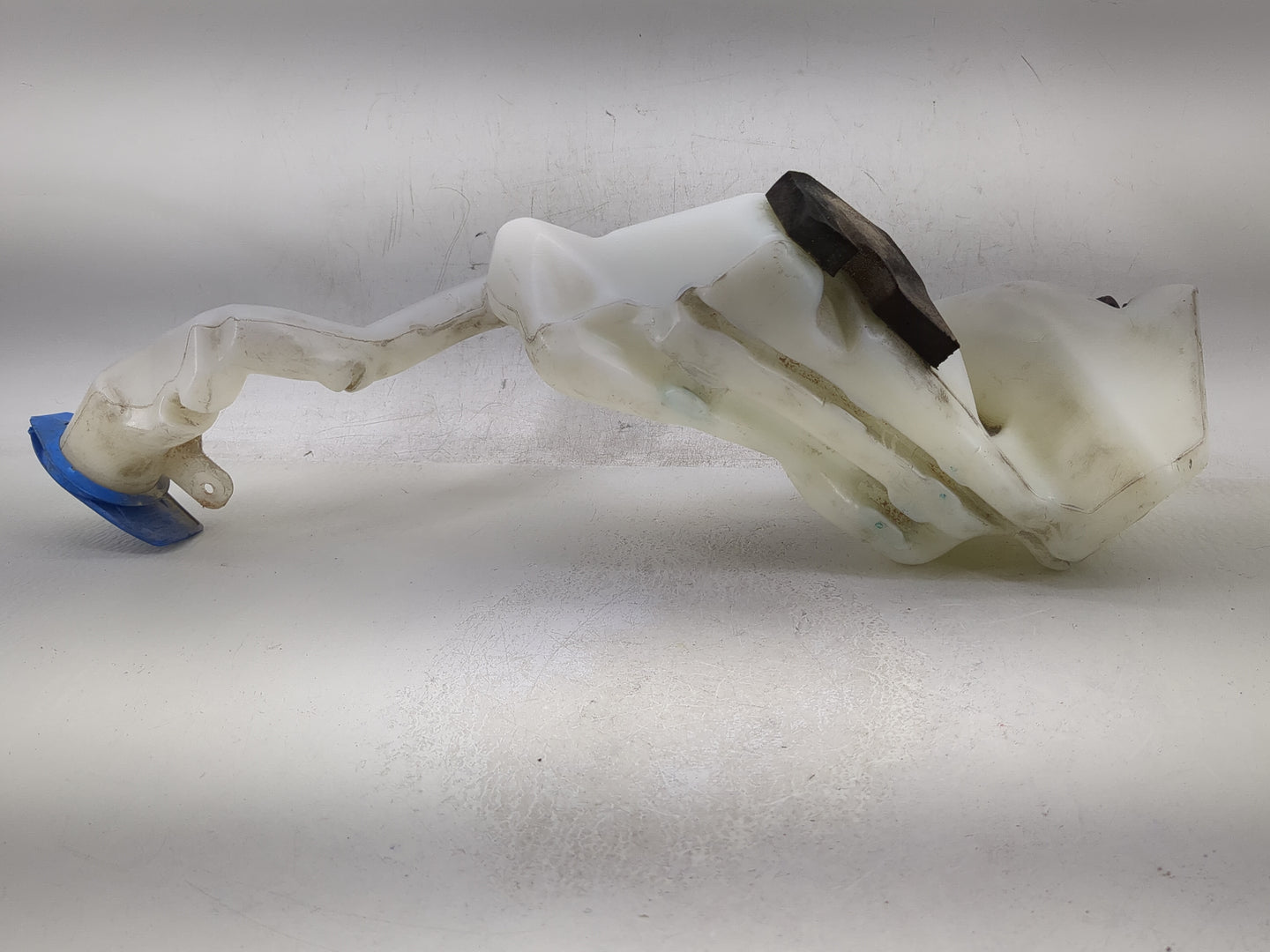2006-2010 Volkswagen Beetle Windshield Washer Fluid Reservoir Bottle Oem - Oemusedautoparts1.com