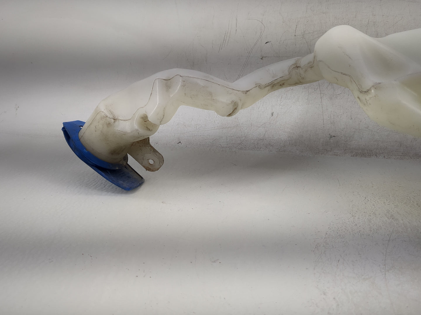 2006-2010 Volkswagen Beetle Windshield Washer Fluid Reservoir Bottle Oem - Oemusedautoparts1.com