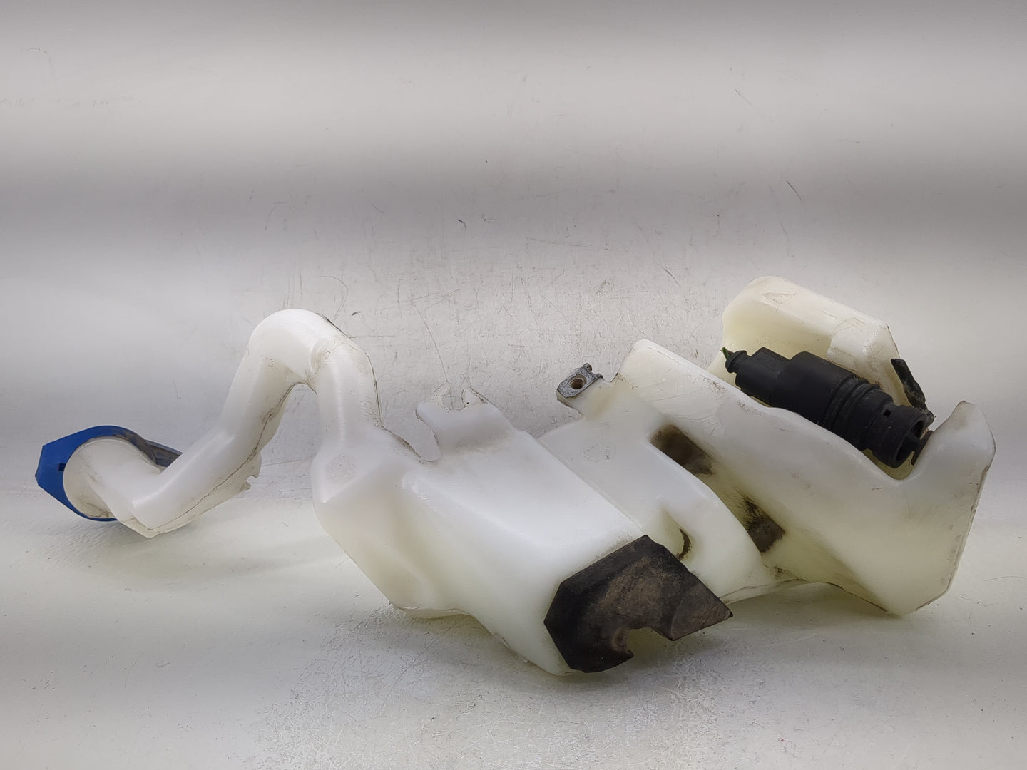 2006-2010 Volkswagen Beetle Windshield Washer Fluid Reservoir Bottle Oem - Oemusedautoparts1.com