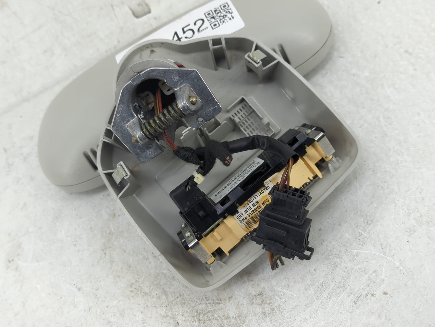 2006-2010 Volkswagen Beetle Interior Rear View Mirror Replacement OEM Fits Fits 2006 2007 2008 2009 2010 OEM Used Auto Parts